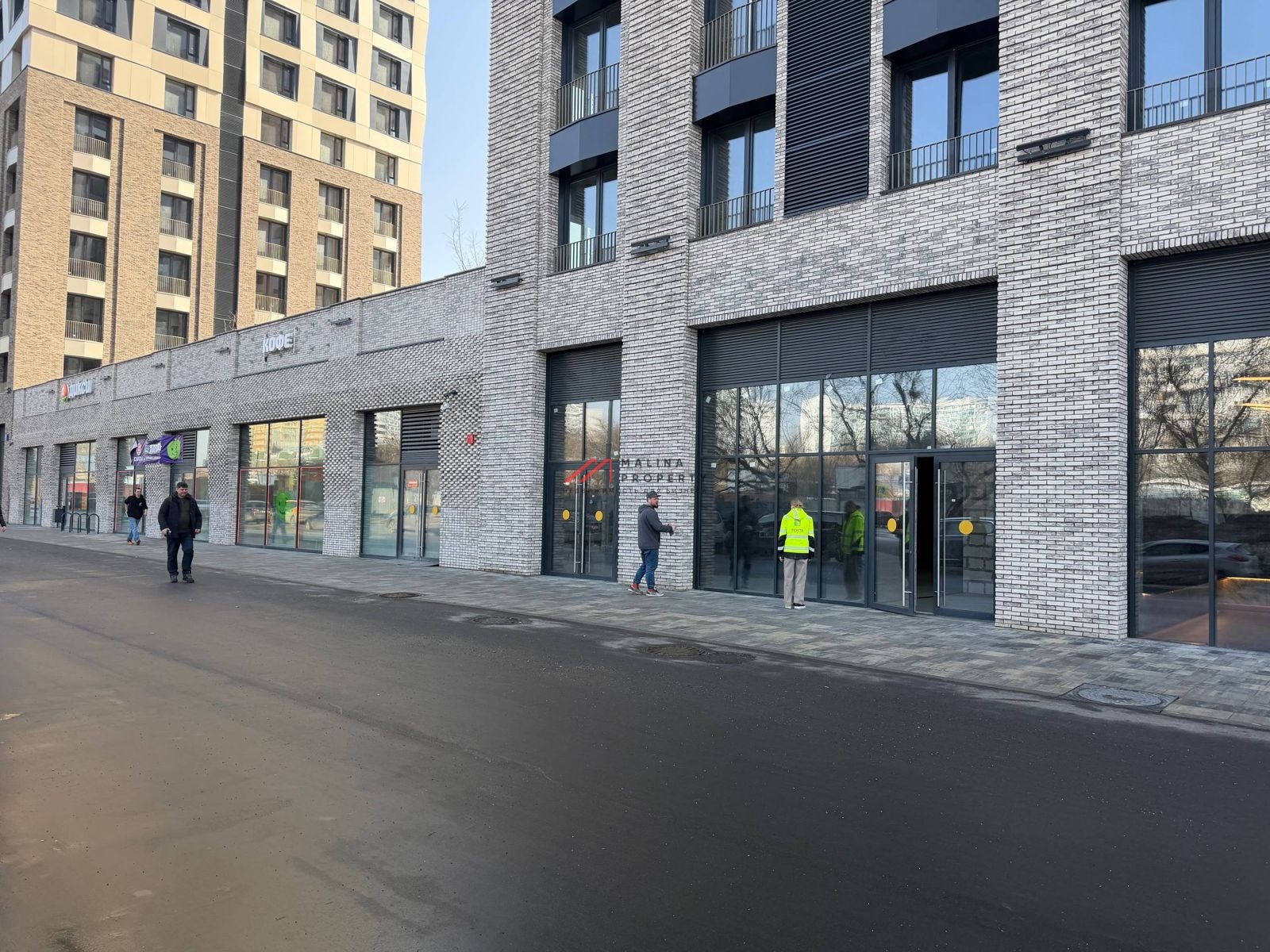 Продажа помещения в ЖК бизнес класса на 1й линии