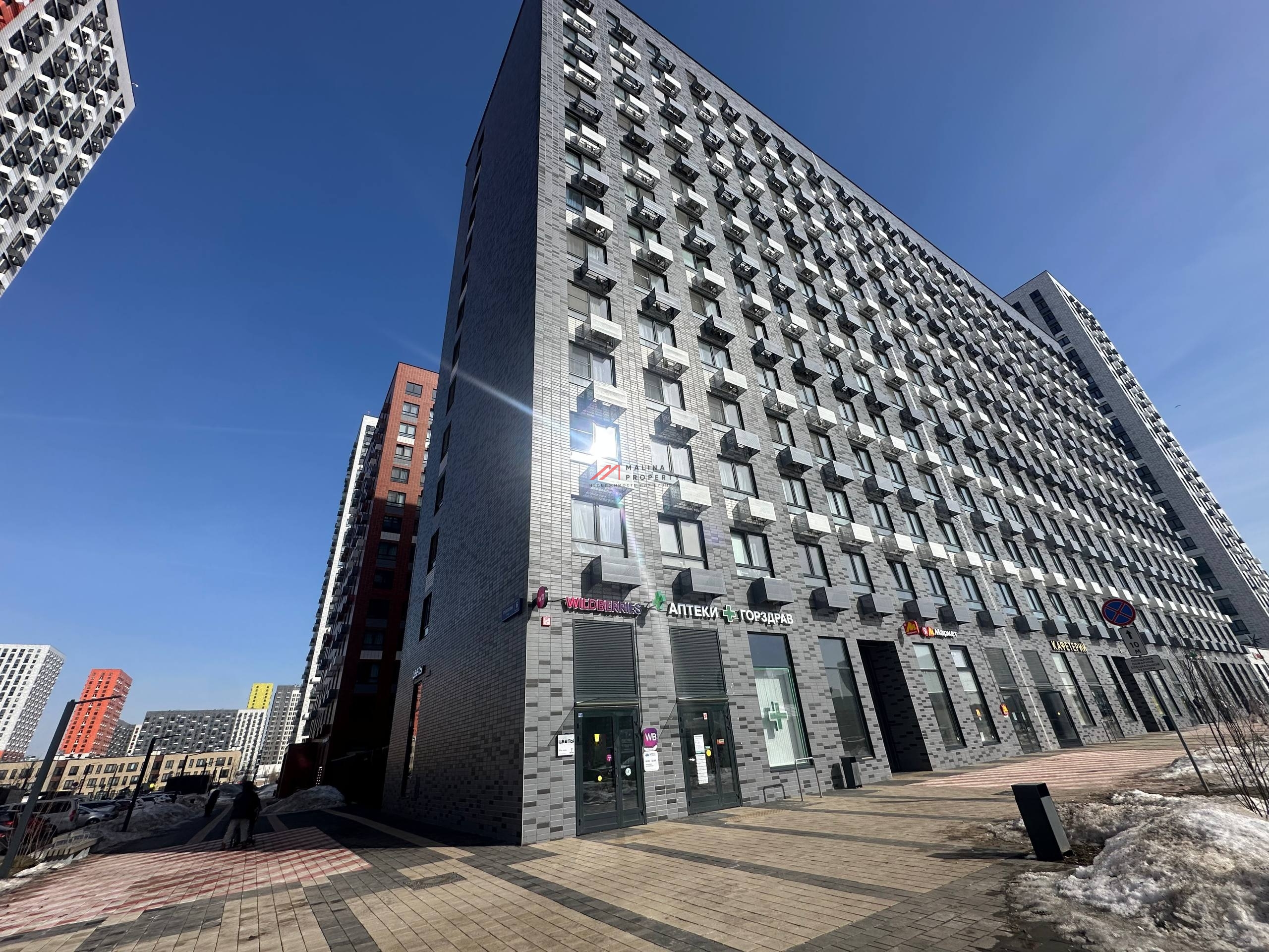 Продажа торгового помещения в ЖК "Саларьво парк" 