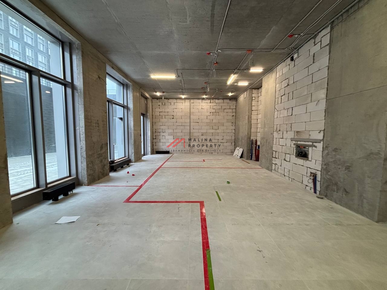 Аренда торгового помещения на выходе из метро Стахановская