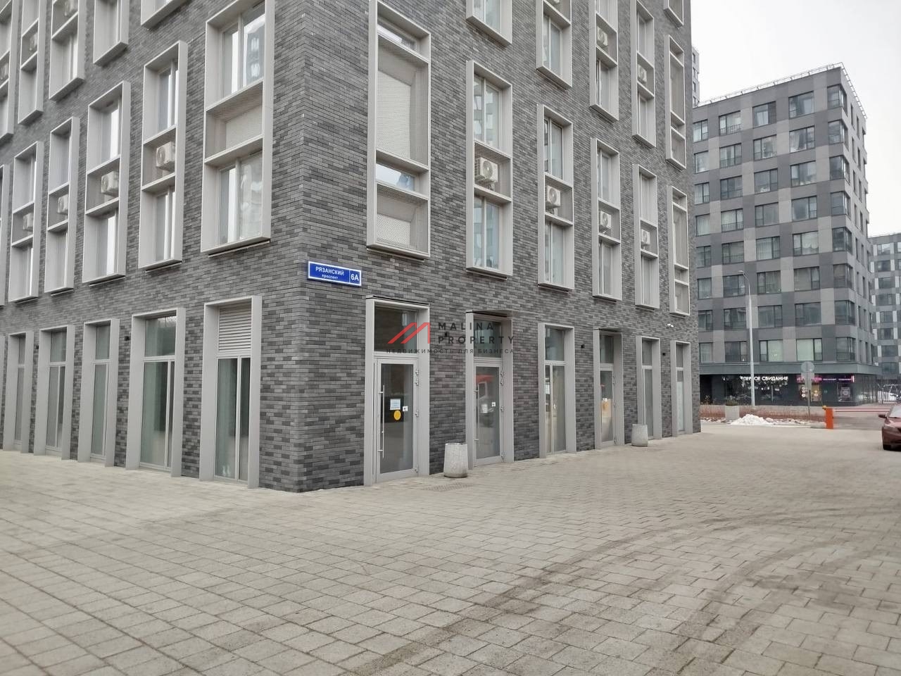 Аренда торгового помещения на выходе из метро Стахановская