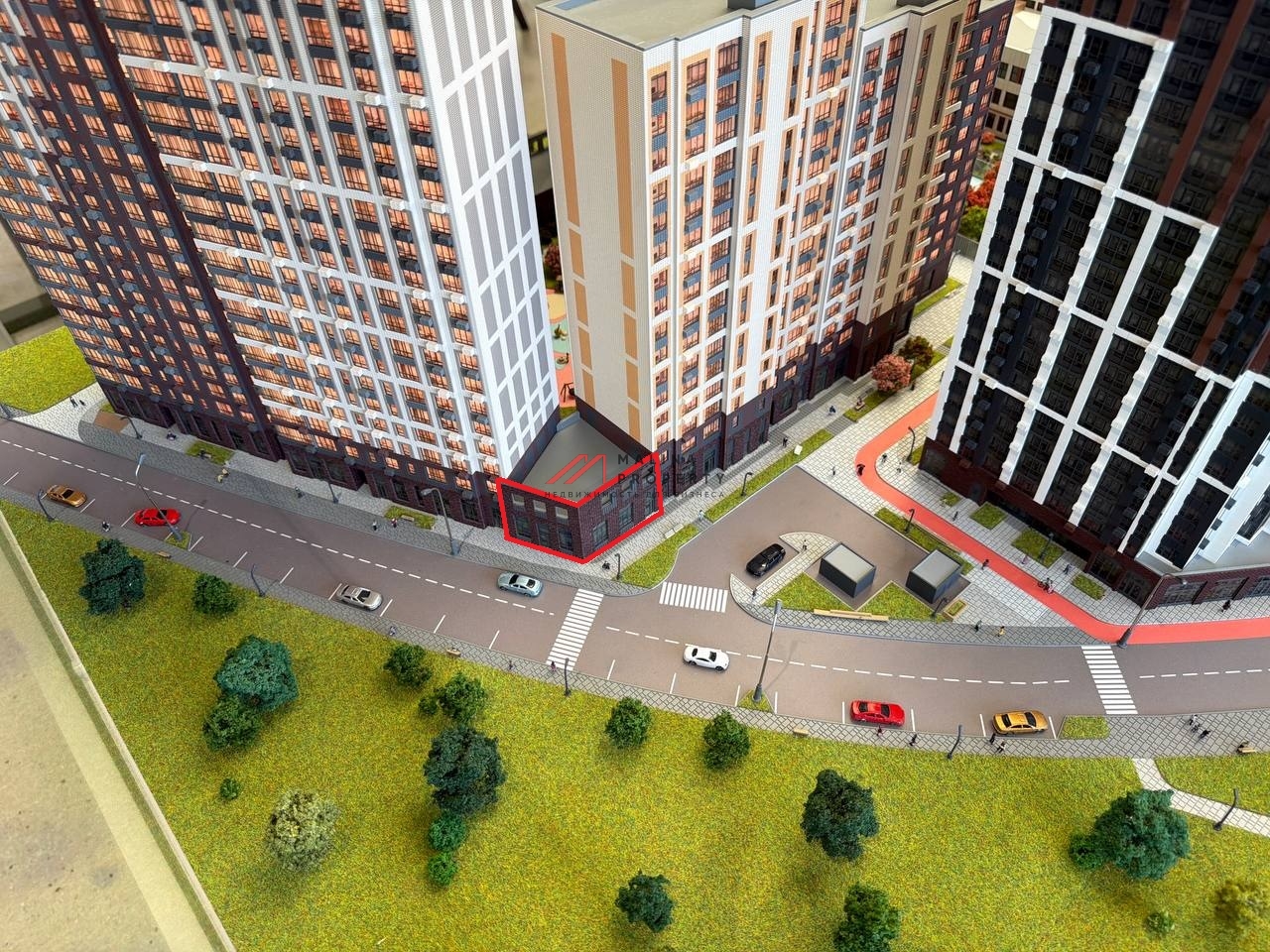 Продажа торгового помещения в ЖК "1-й Саларьевский" 