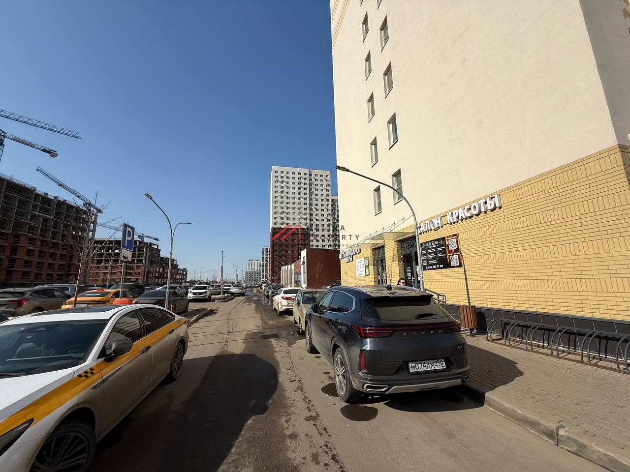 Продажа торгового помещения с арендатором Дикси 