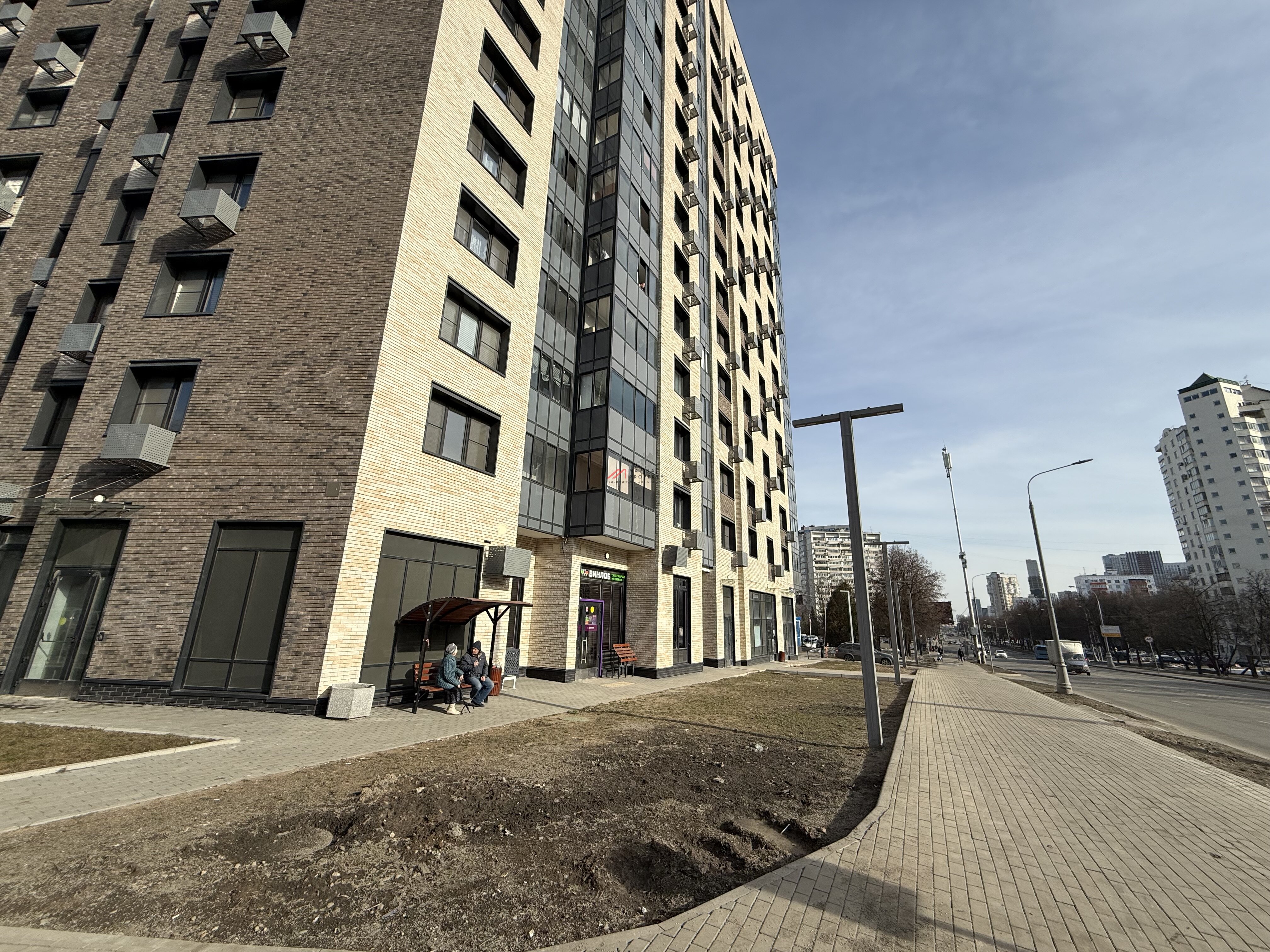 Продажа помещения с магазином "Винлаб" на Коровинском шоссе