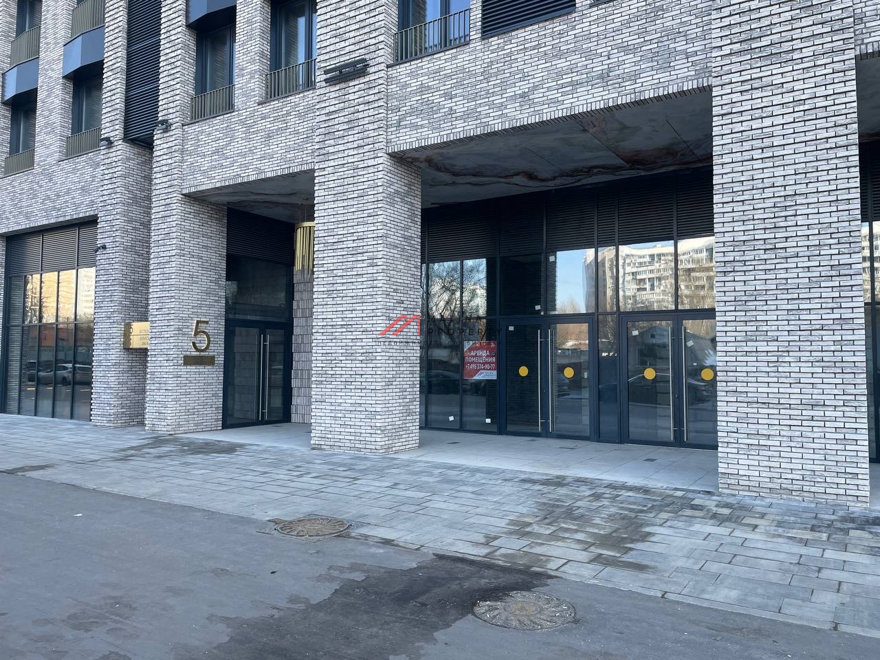 Аренда торгового помещения в ЖК "EVER-2". 1-я линия