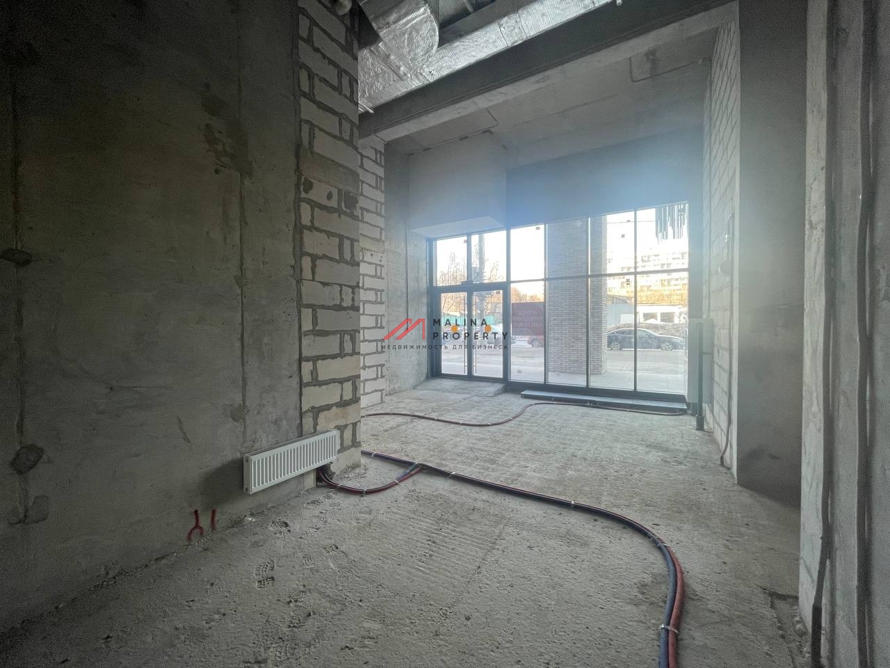 Аренда торгового помещения в ЖК "EVER-2". 1-я линия