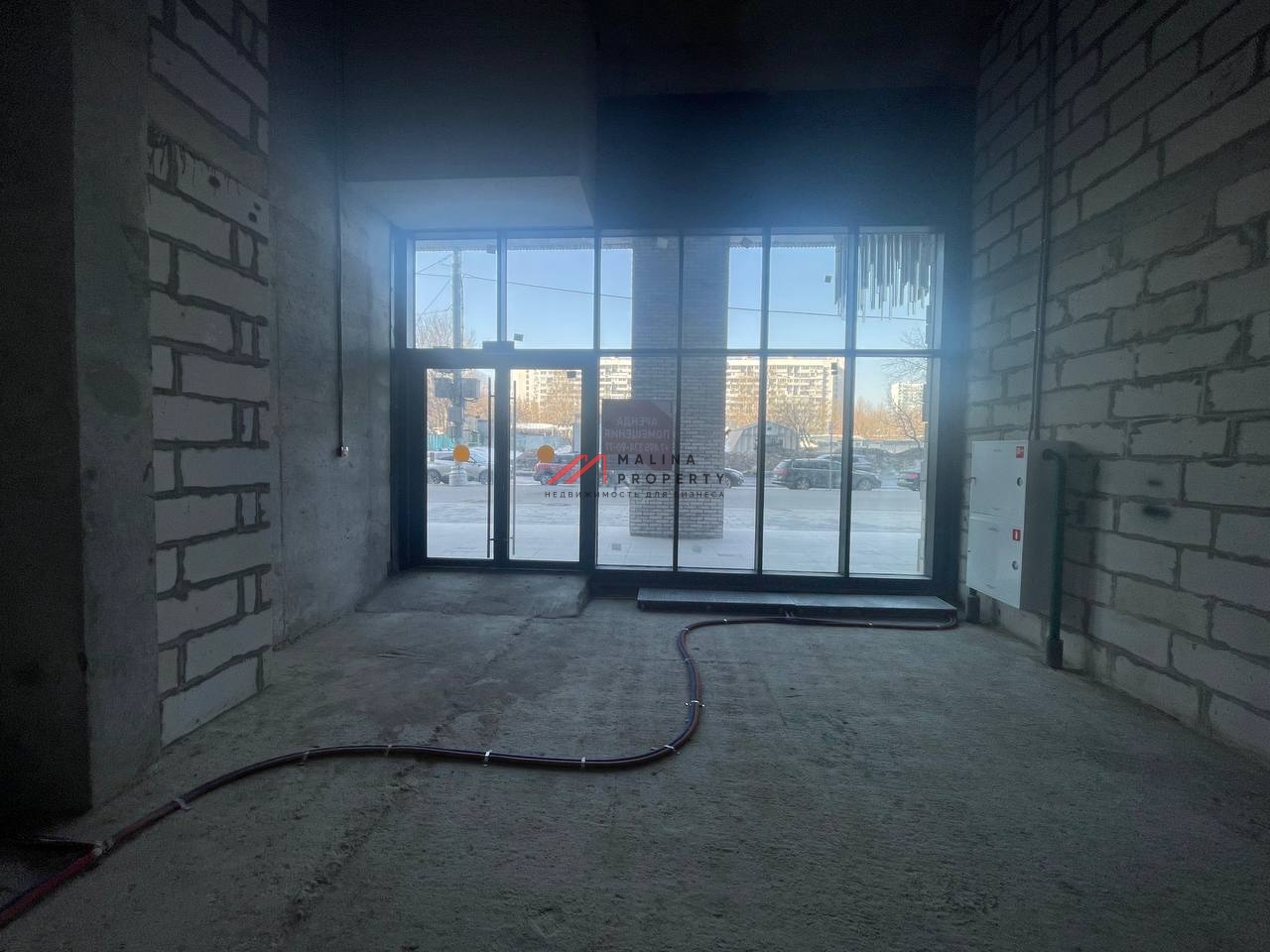 Аренда торгового помещения в ЖК "EVER-2". 1-я линия