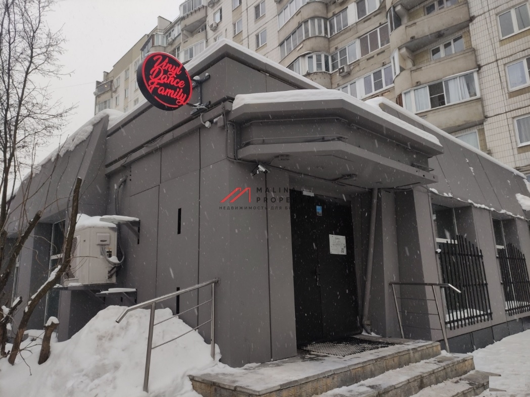 Продажа торгового помещения на Митинской 