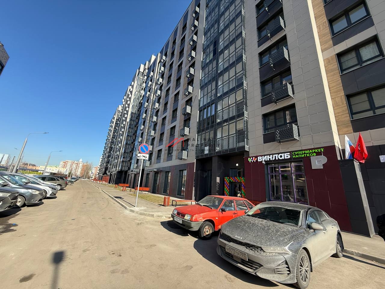 Продажа углового помещения с сетевыми арендаторами