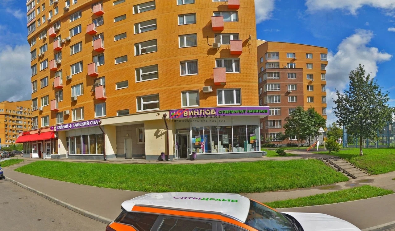 Продажа торгового помещения с арендатором Винлаб 