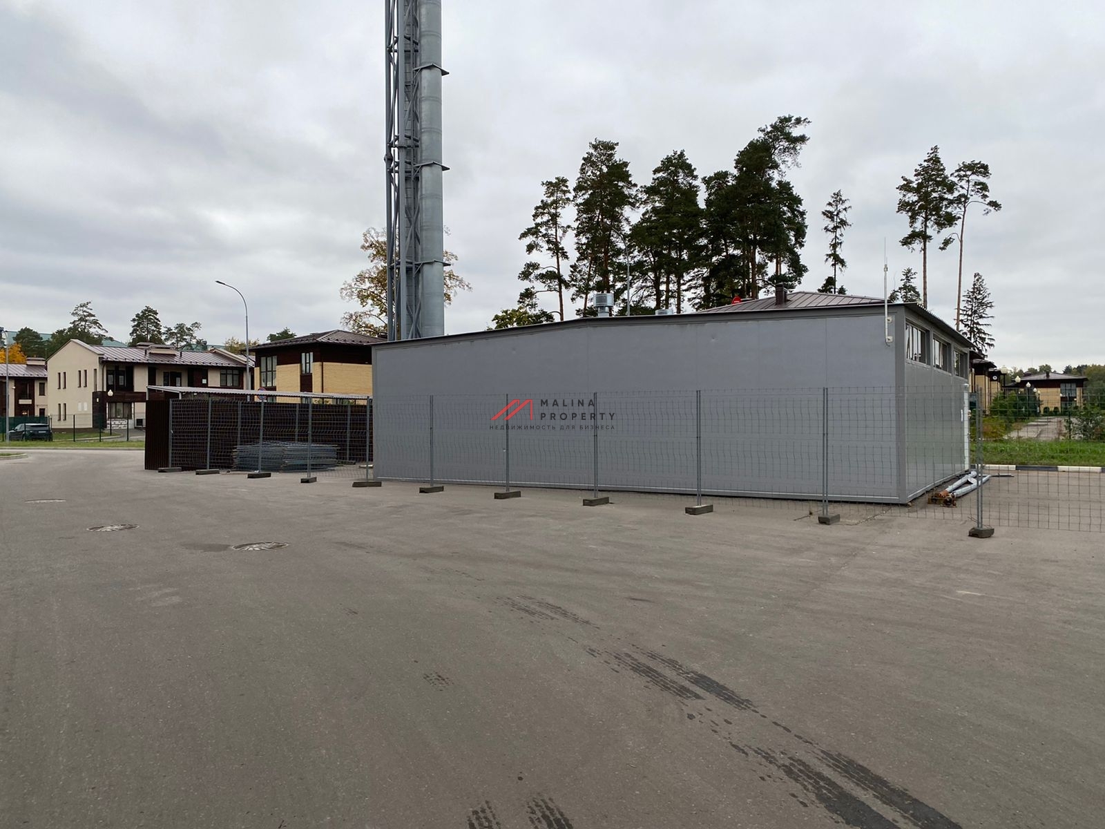 Продажа двух торгово-офисных центров в поселке "Малаховское озеро" 