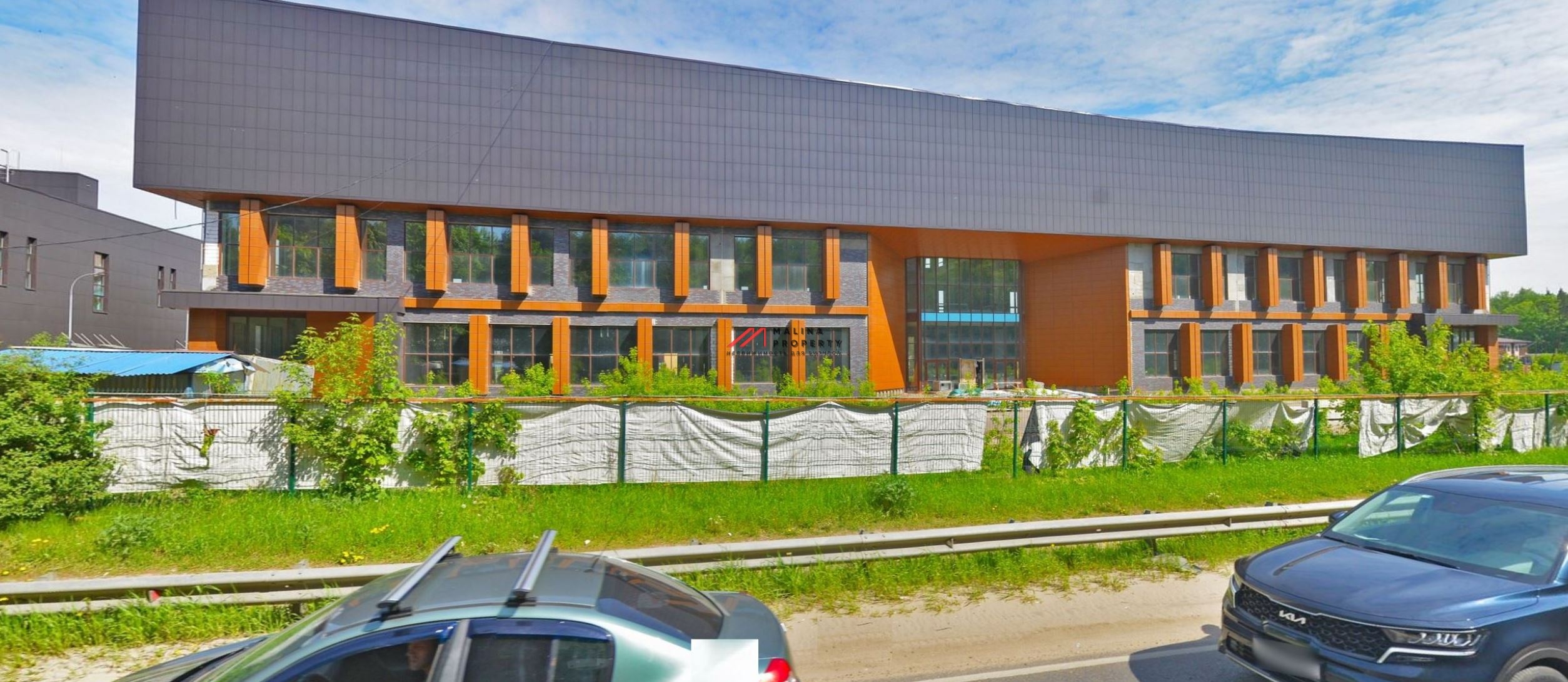 Продажа двух торгово-офисных центров в поселке "Малаховское озеро" 