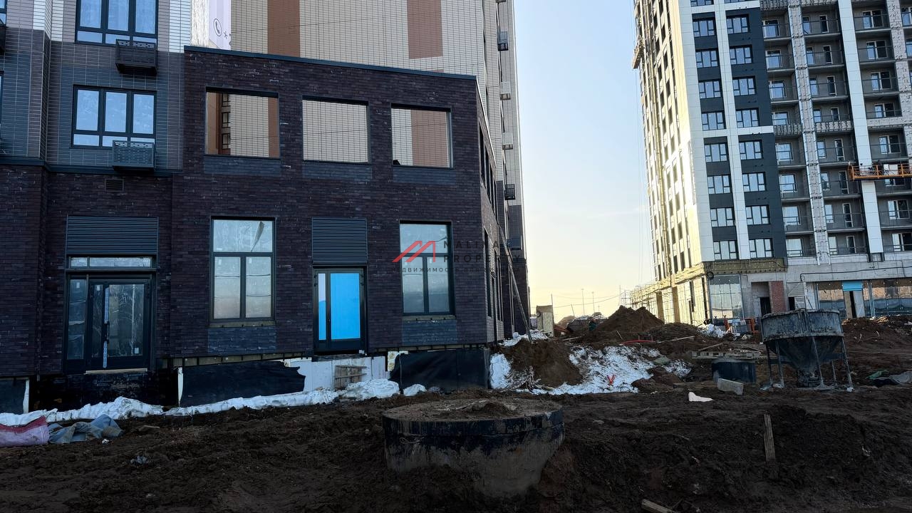 Продажа торгового помещения в ЖК "1-й Саларьевский" 