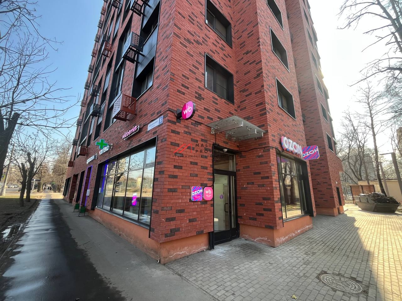 Продажа торгового помещения с сетевыми арендаторами