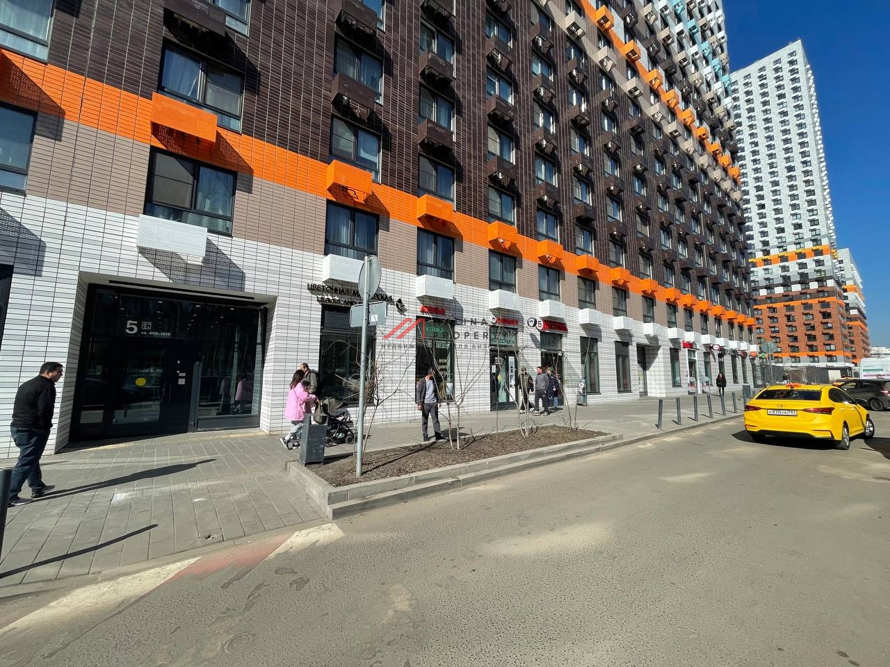 Продажа торгового помещения с арендатором Бристоль