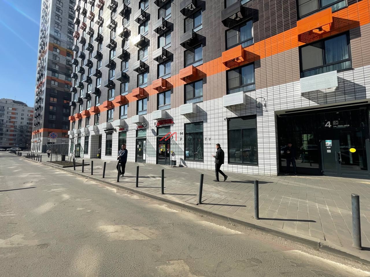 Продажа торгового помещения с арендатором Бристоль