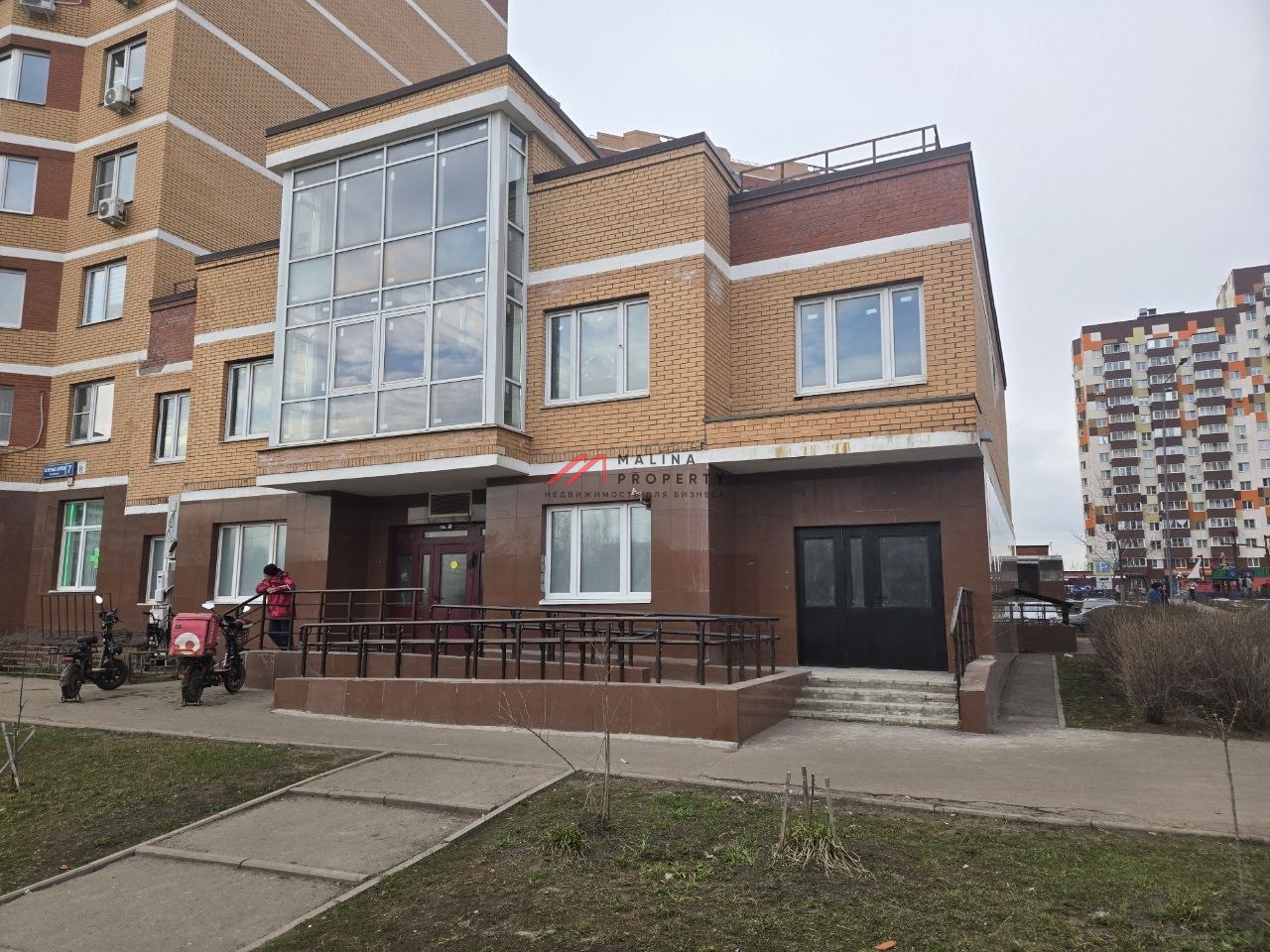 Продажа помещения с арендатором "Самокат"