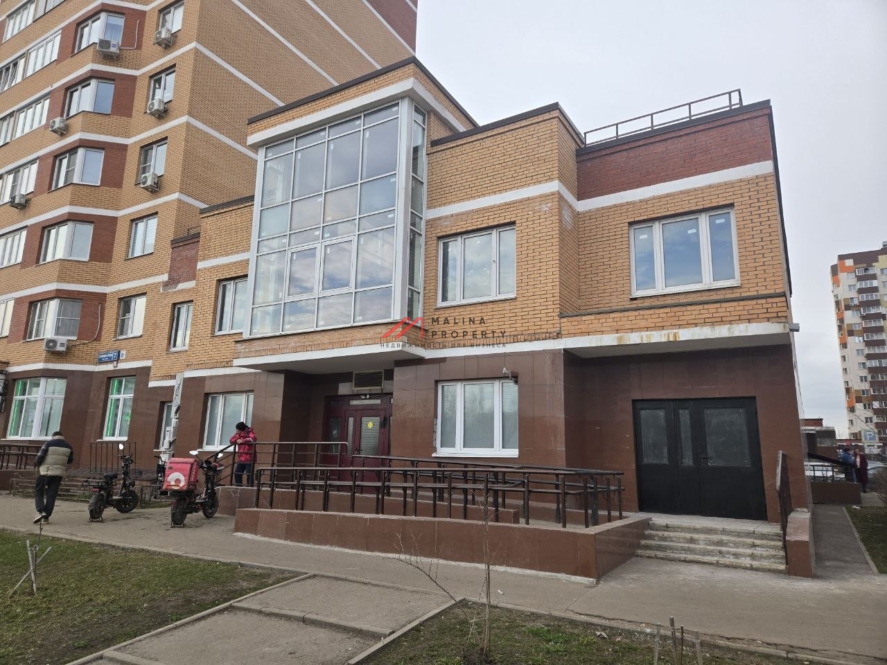 Продажа помещения с арендатором "Самокат"