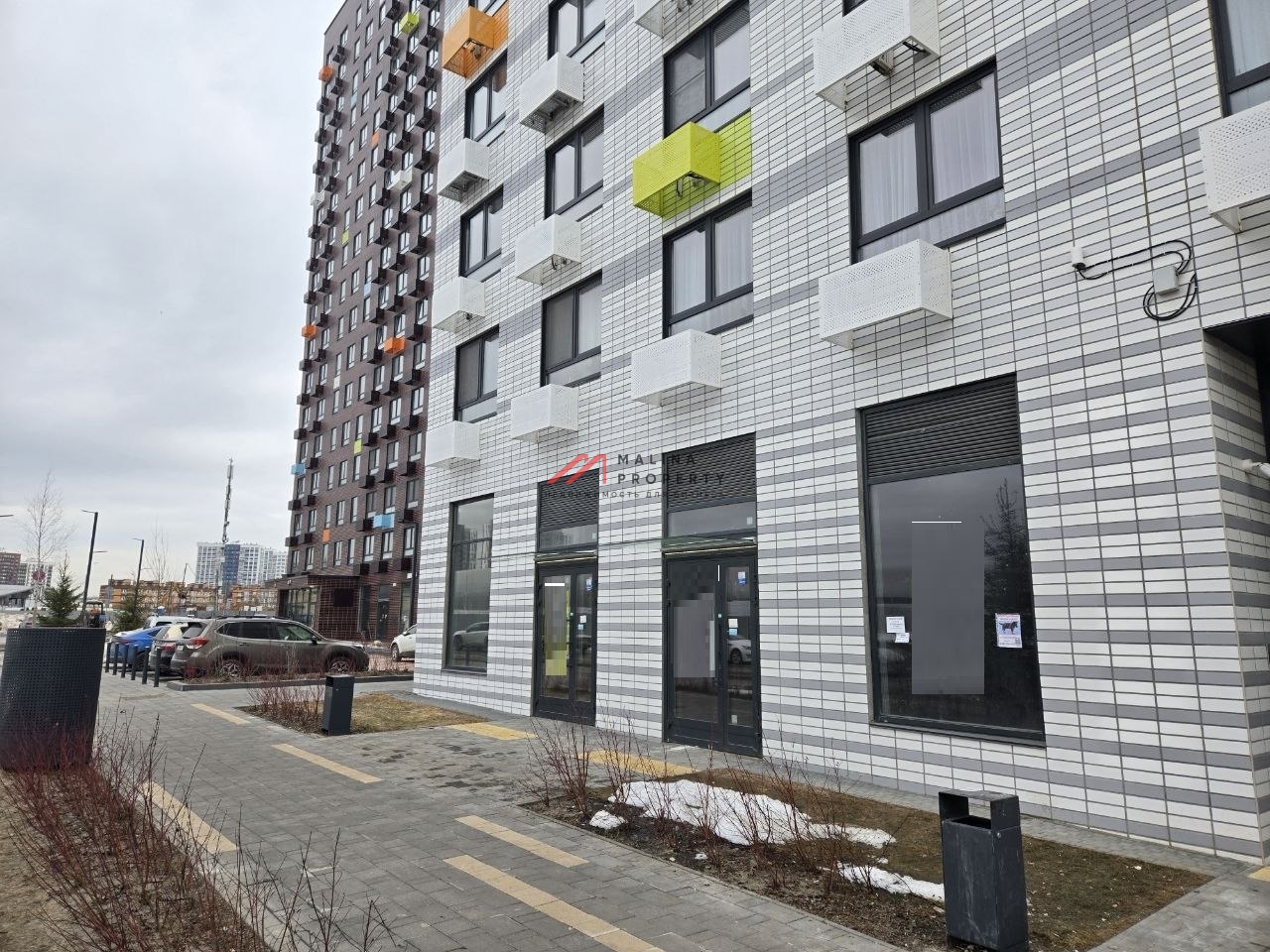 Продажа торгового помещения в ЖК "Бунинские Луга"