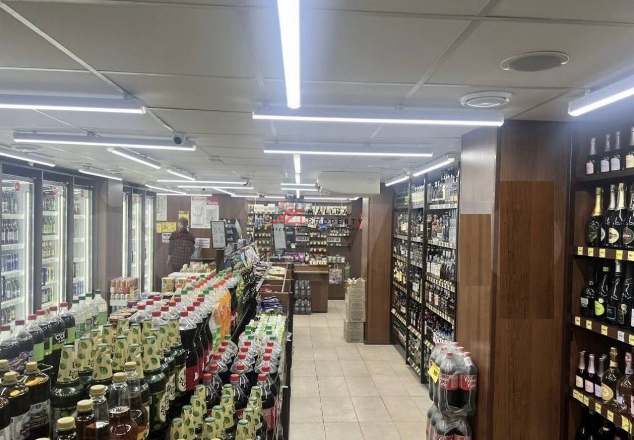 Торговое помещение с арендатором "Красное и Белое"