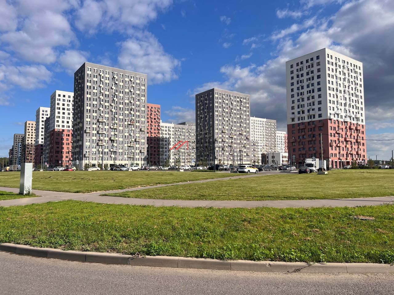 Продажа помещения с арендатором в жилом комплексе "Горки парк" 