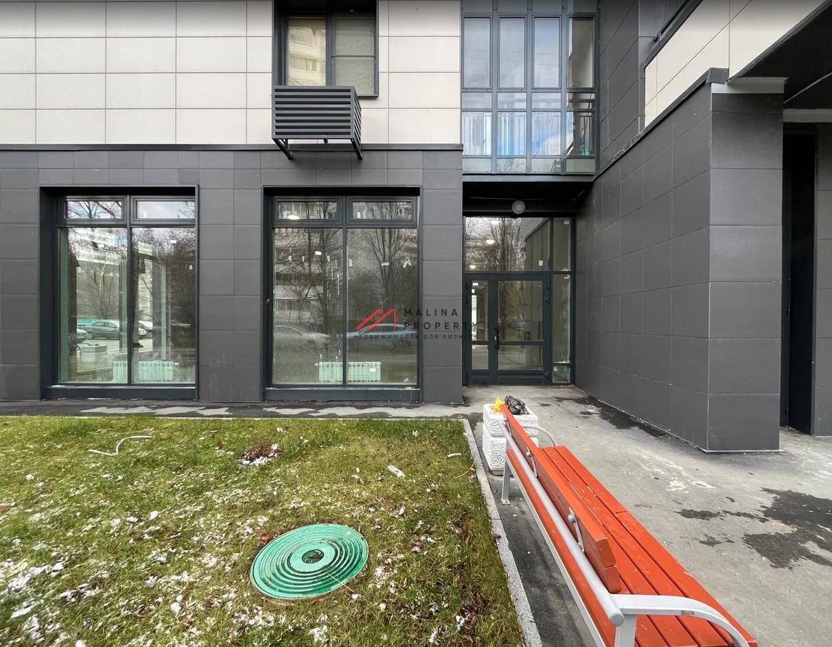 Аренда торгового помещения в новом доме 