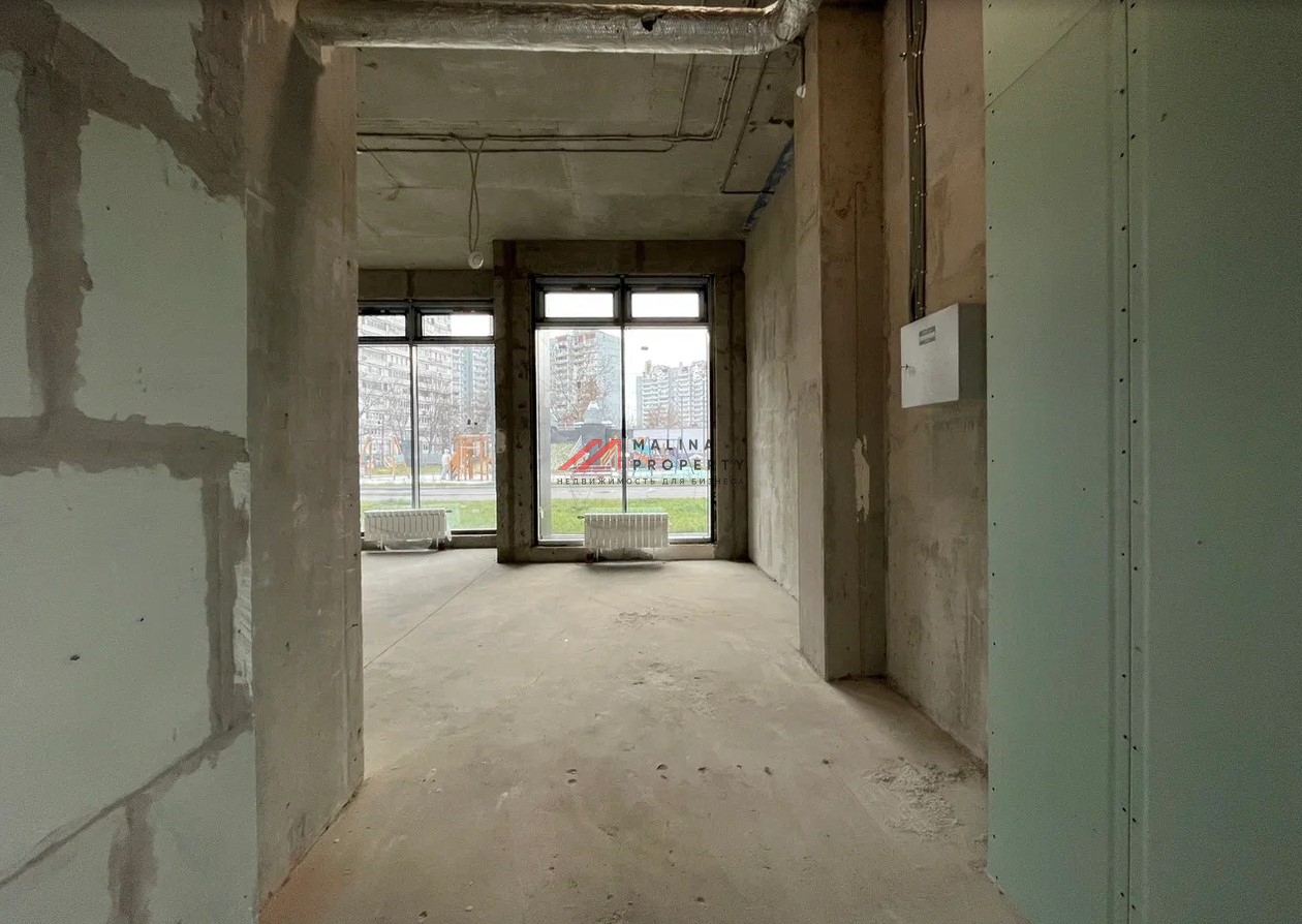 Аренда торгового помещения в новом доме 