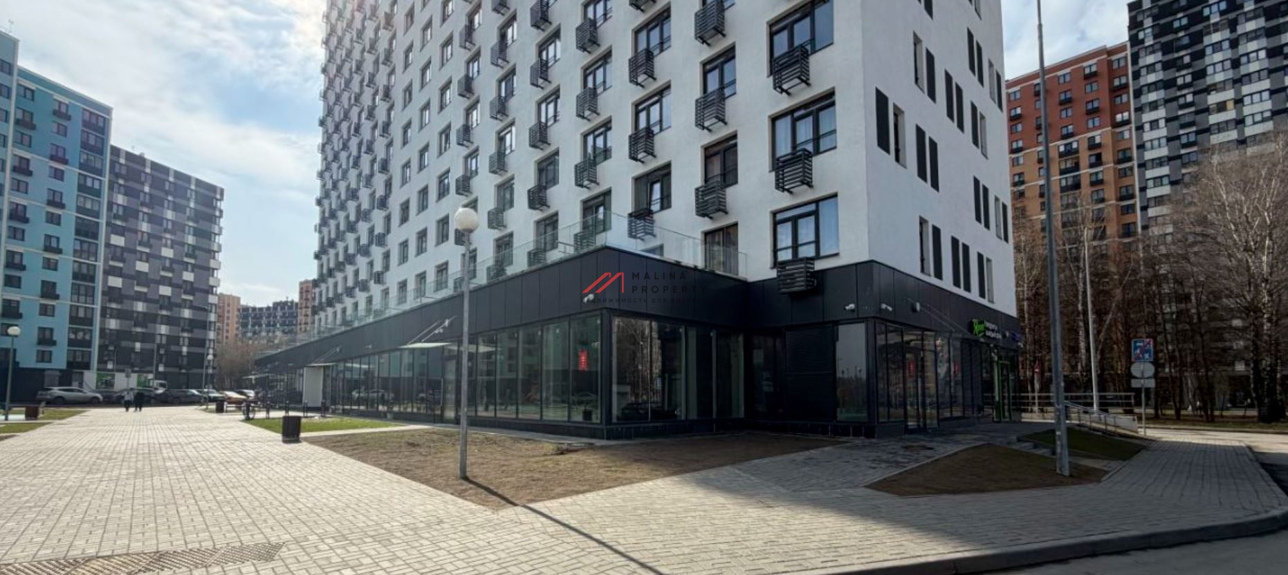 Продажа торгового помещения в  ЖК "Лучи"