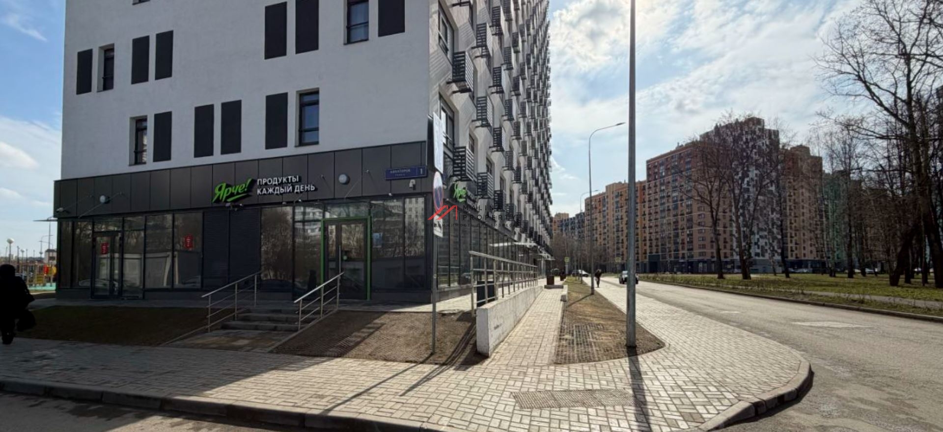 Продажа торгового помещения в  ЖК "Лучи"