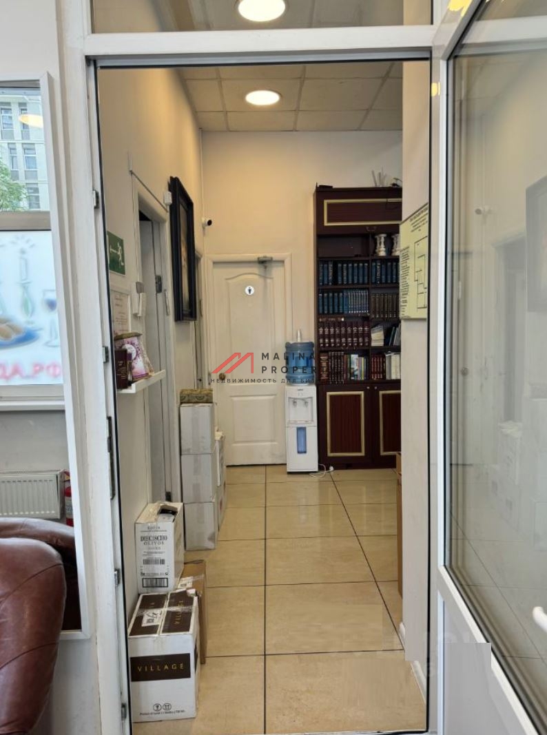 Продажа нежилого помещения в районе м. Аэропорт