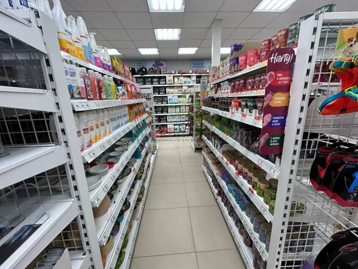 Продажа помещения с арендаторами на ул. Юных Ленинцев