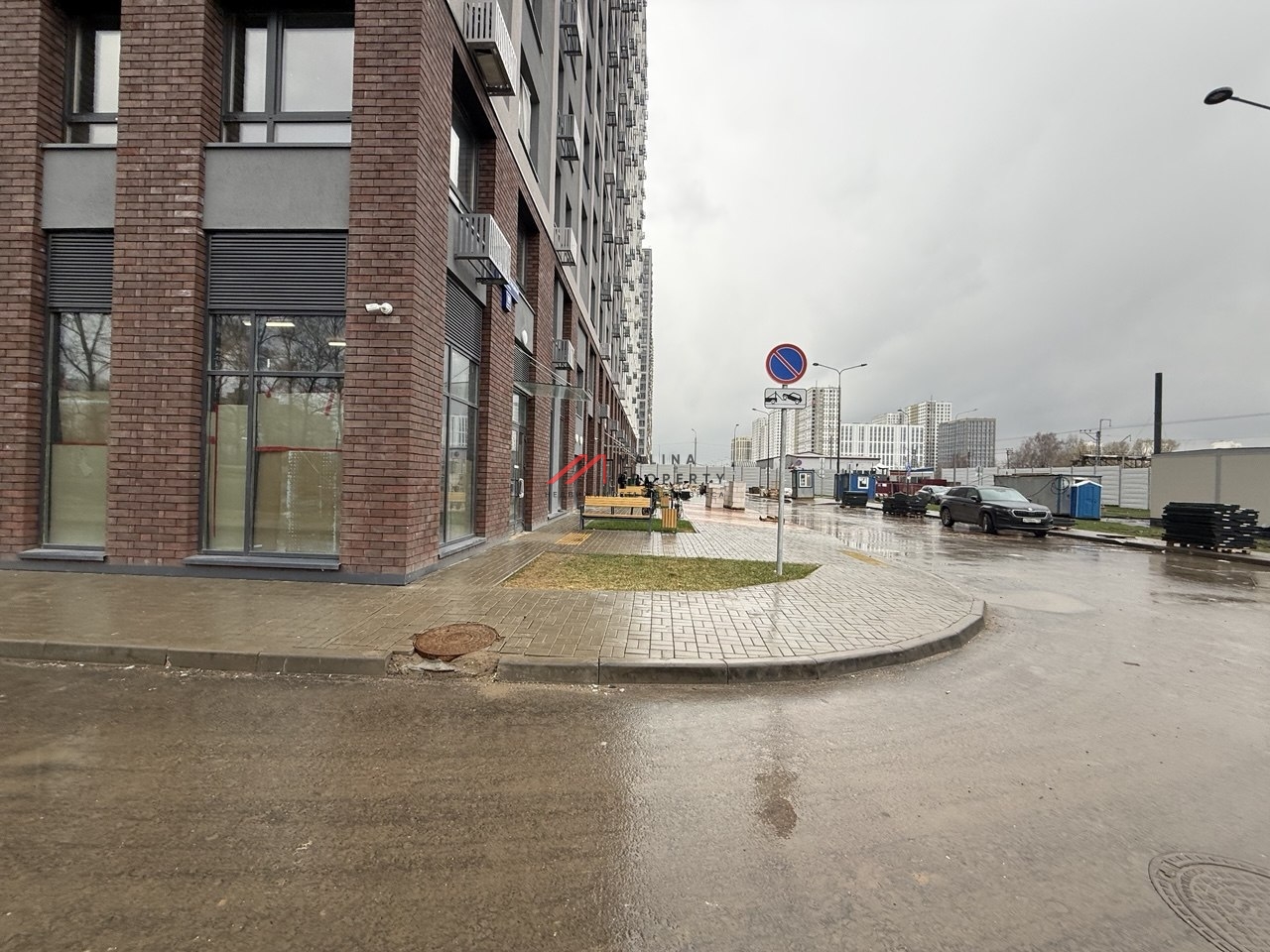 Продажа помещения с арендатором магазин "Пятёрочка" в ЖК Лучи