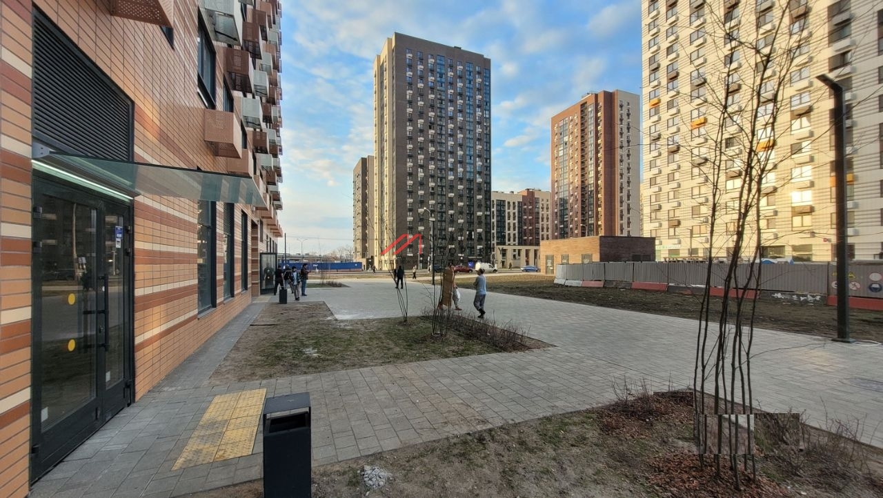 Аренда торгового помещения в ЖК "Амурский парк" 