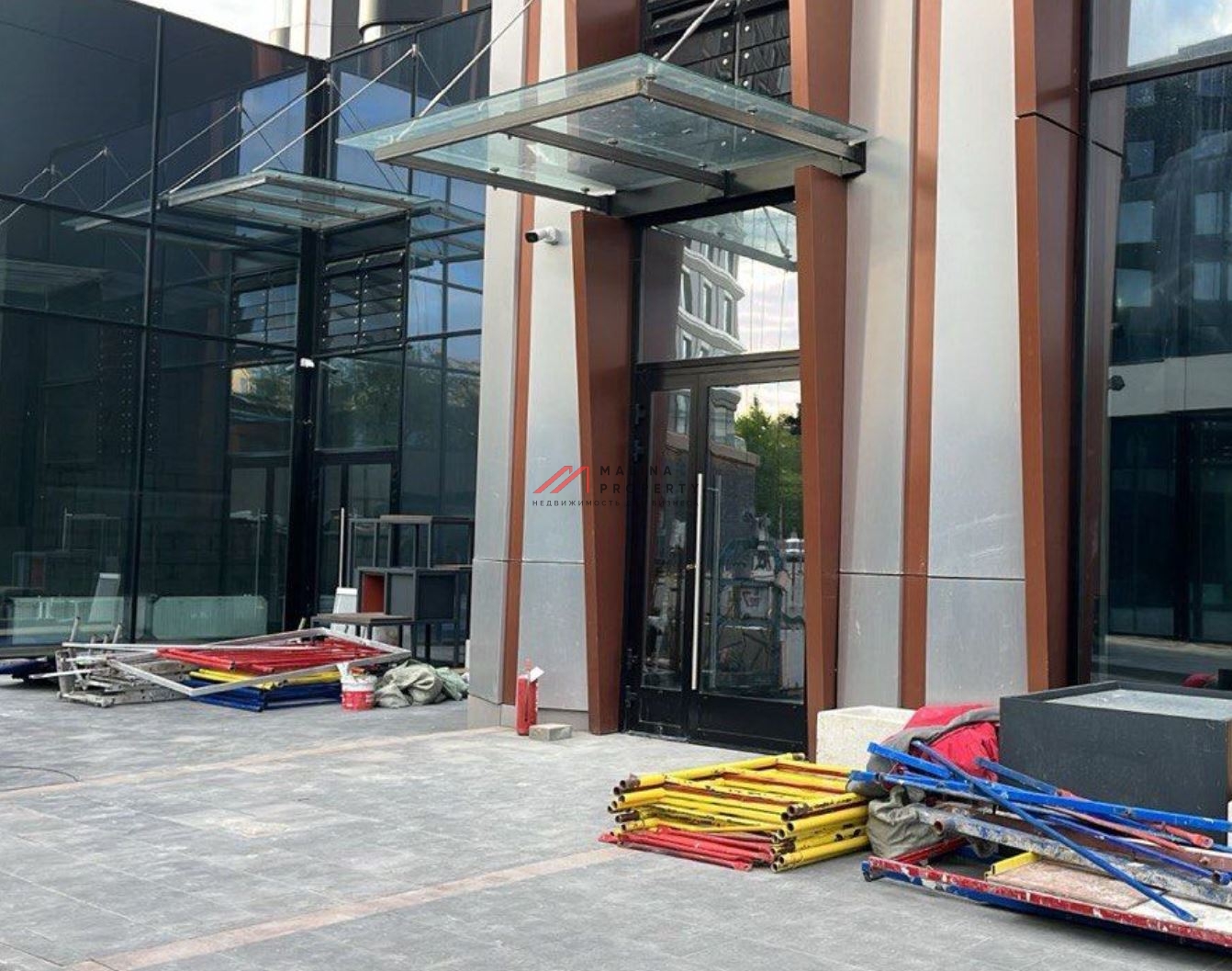 Аренда торгового помещения в жилом комплексе бизнес-класса "Режиссер"