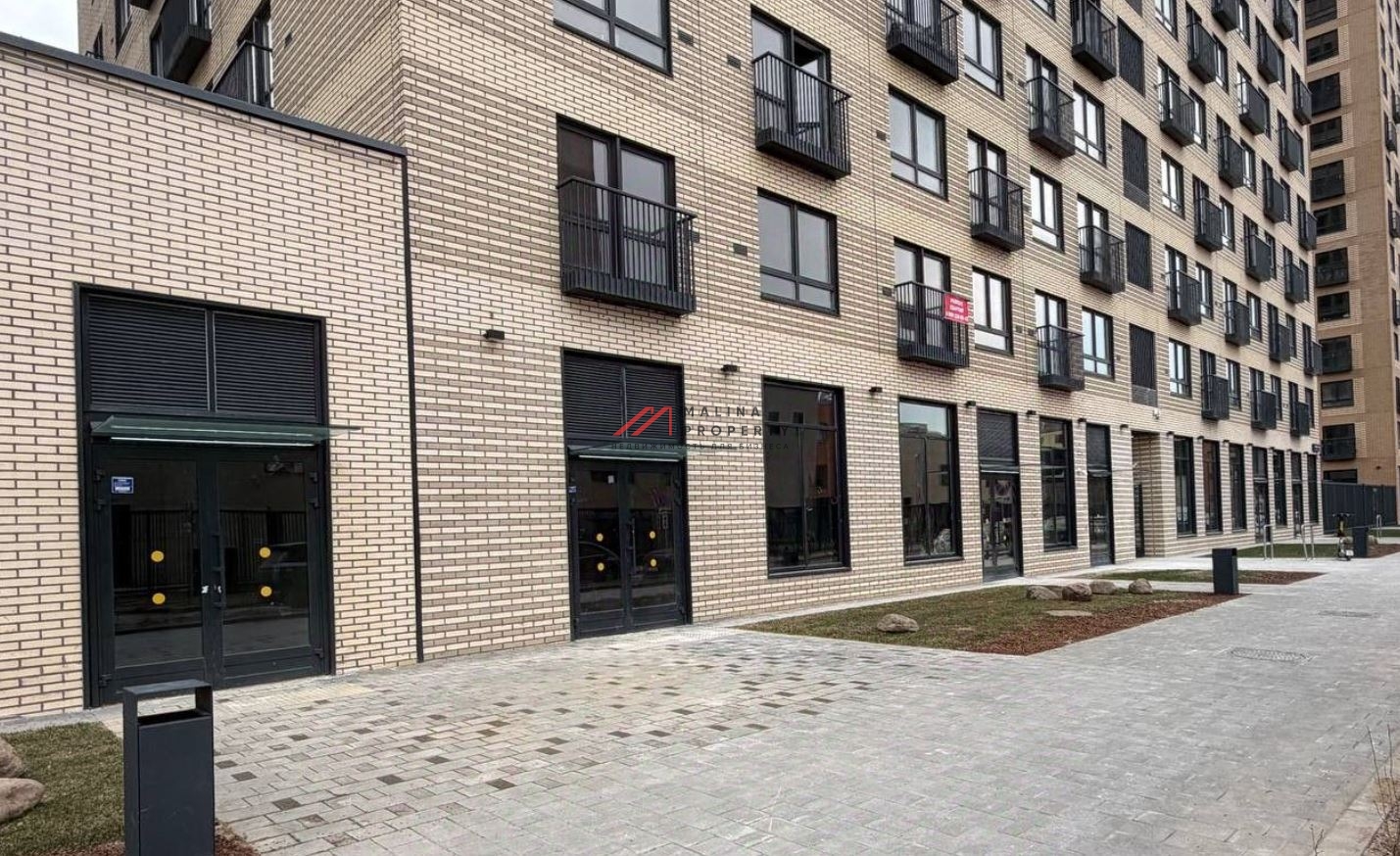 Продажа торгового помещения в ЖК "Барклая 6"