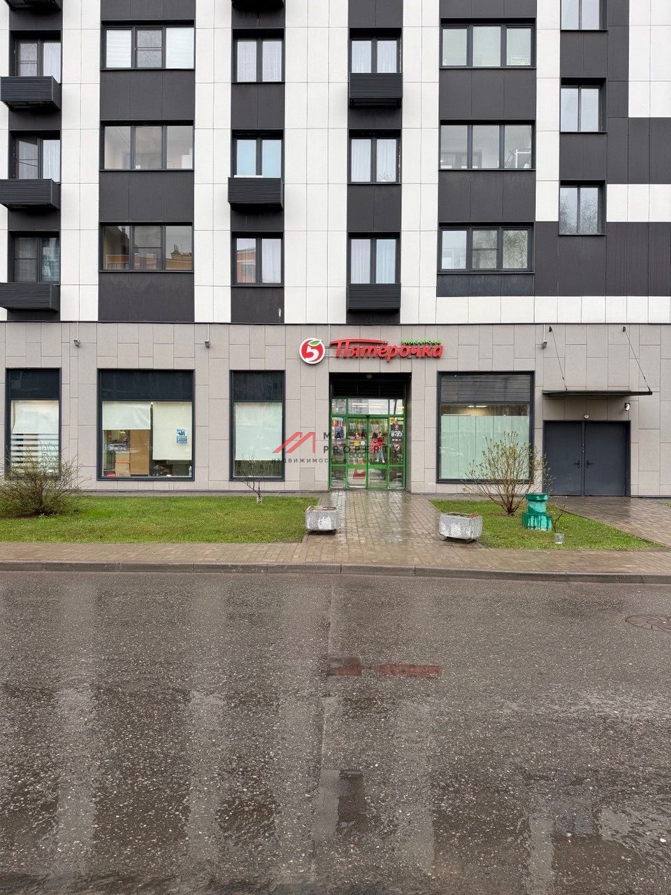 Аренда торгового помещения в ЖК "Лучи" 