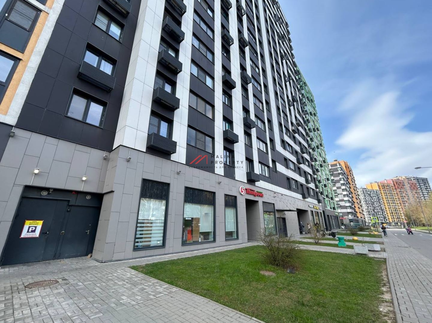 Аренда торгового помещения в ЖК "Лучи" 