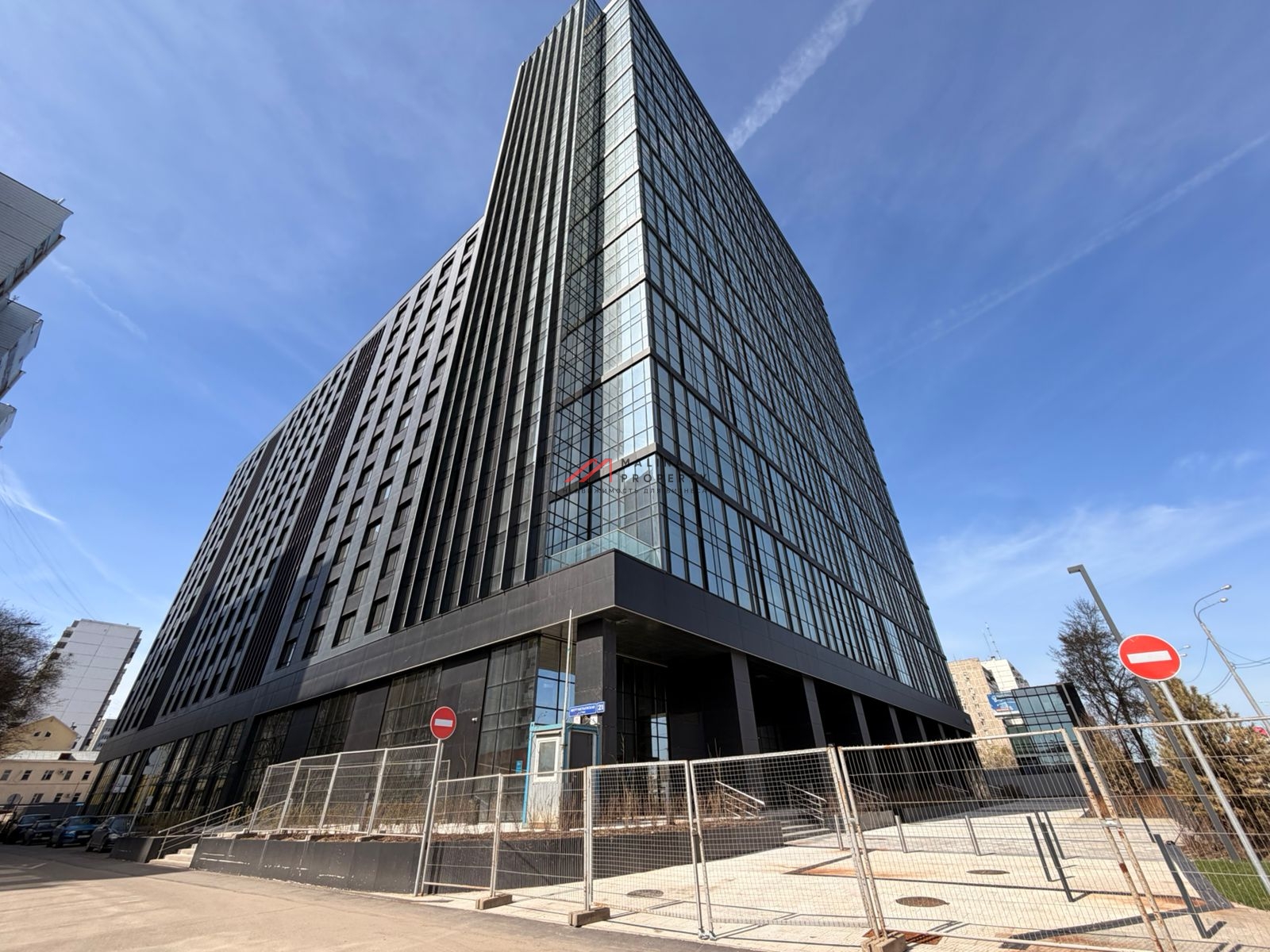 Аренда помещения на 1-й линии ЖК