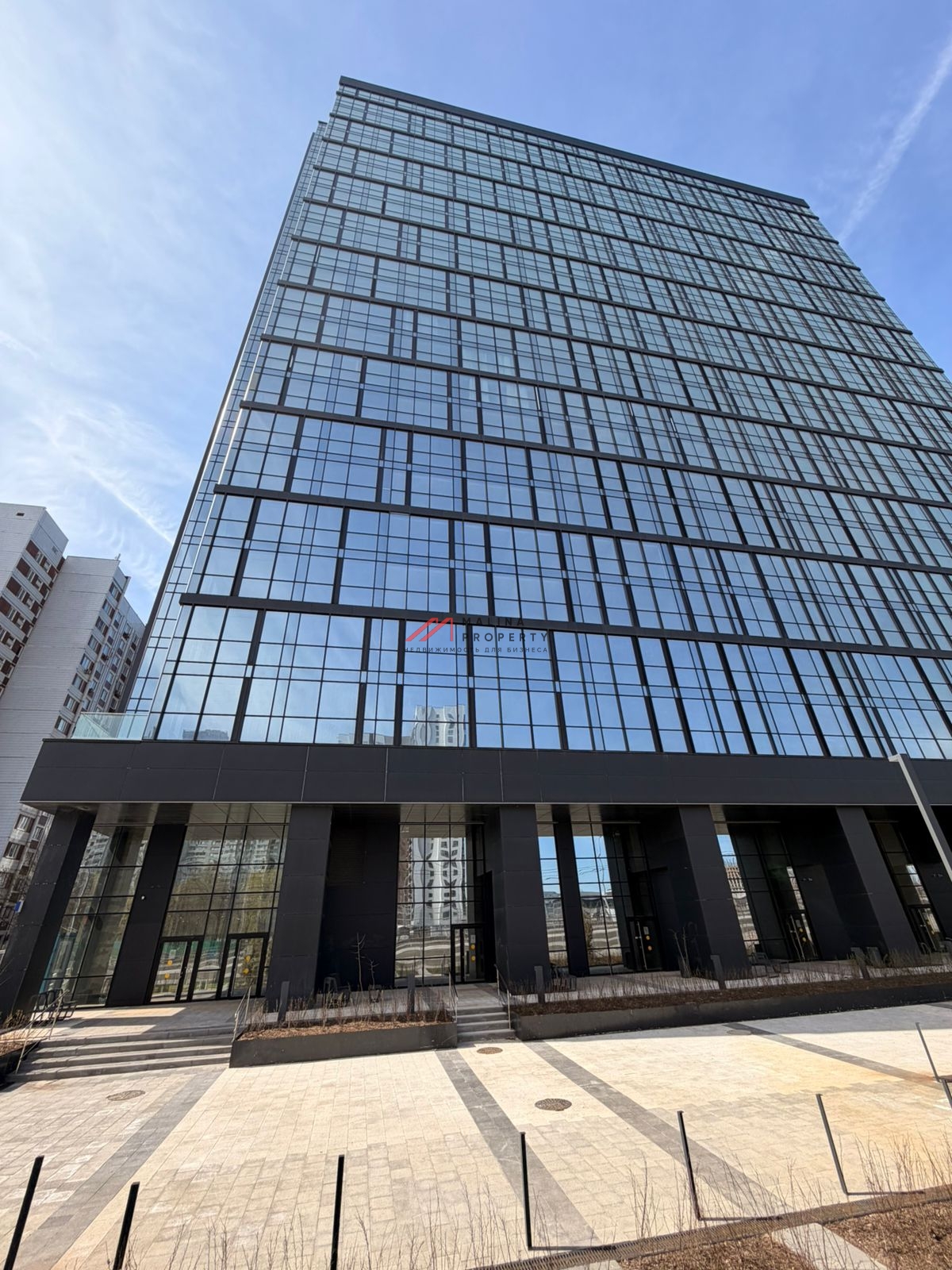 Аренда помещения на 1-й линии ЖК