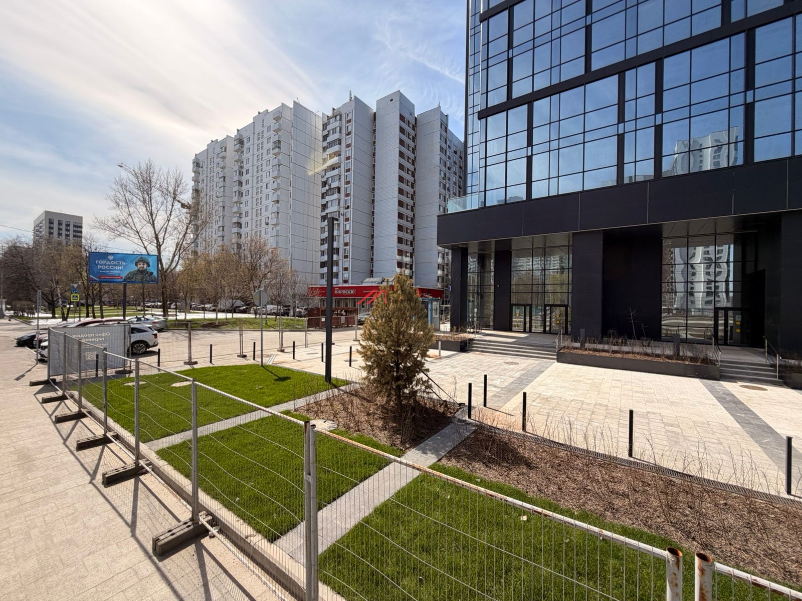 Аренда помещения на 1-й линии ЖК