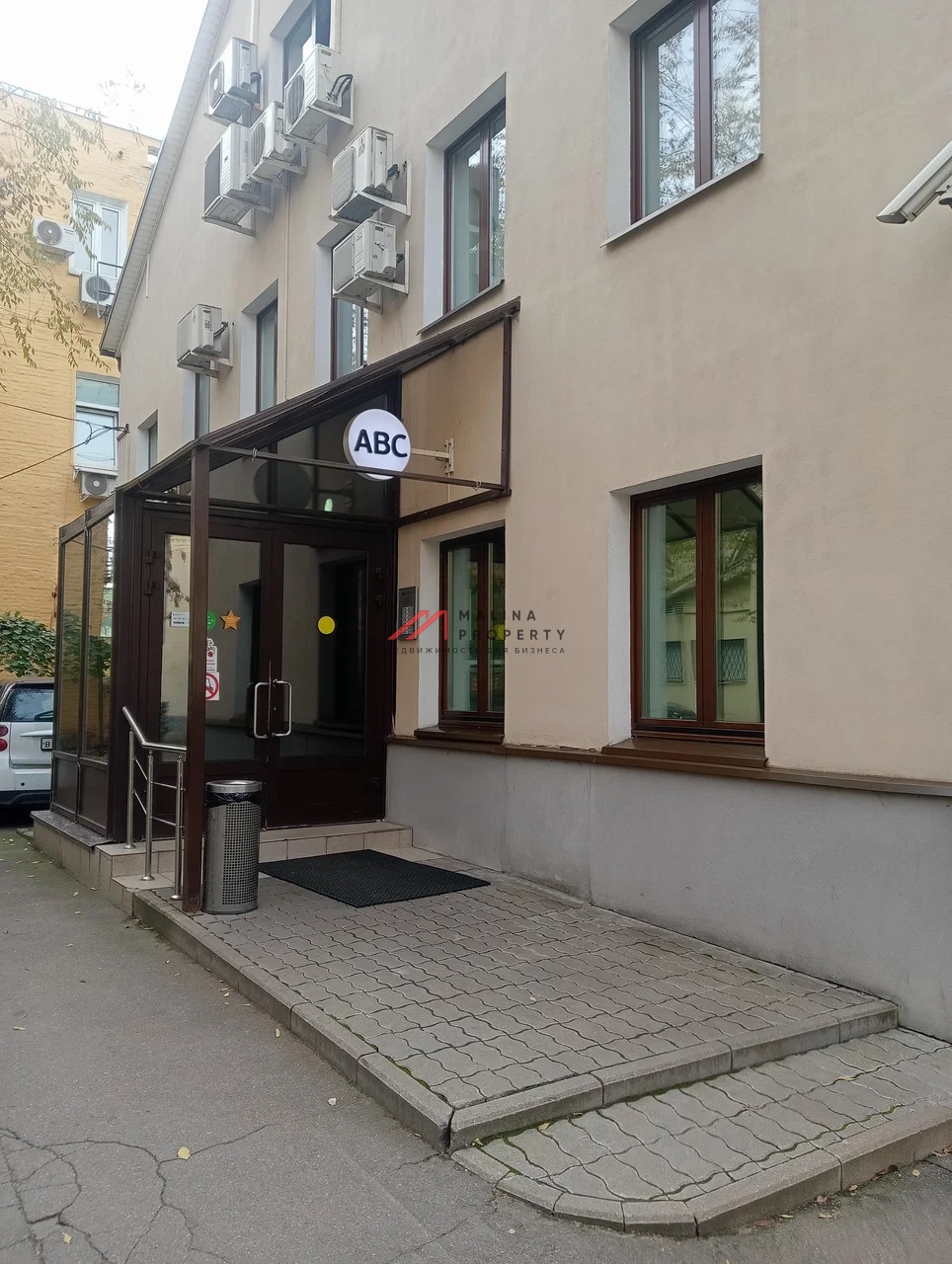 Продажа здания с арендатором клиника ABC в Хамовниках 