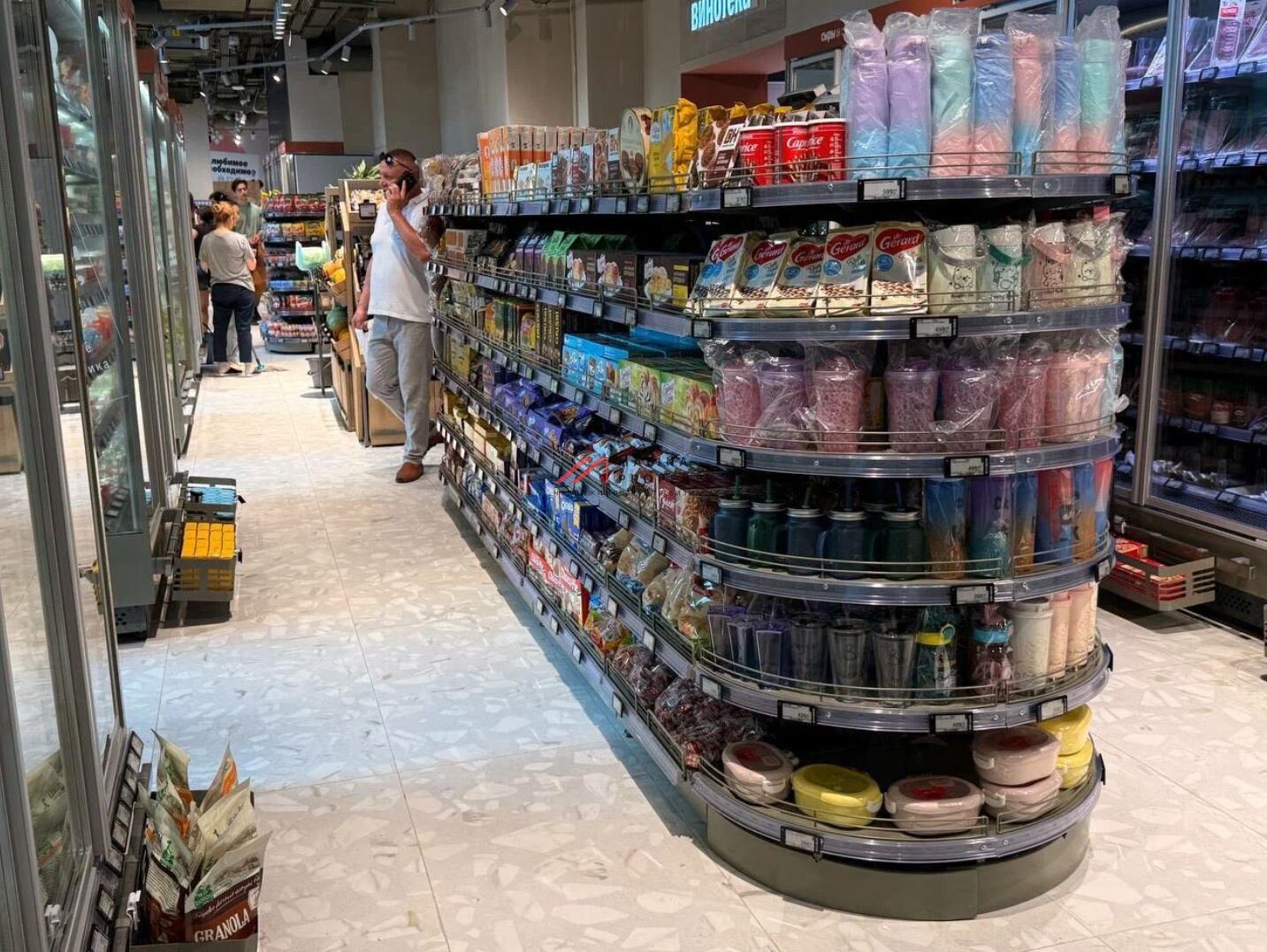 Продажа помещения с магазином "Перекресток" у м. Маяковская