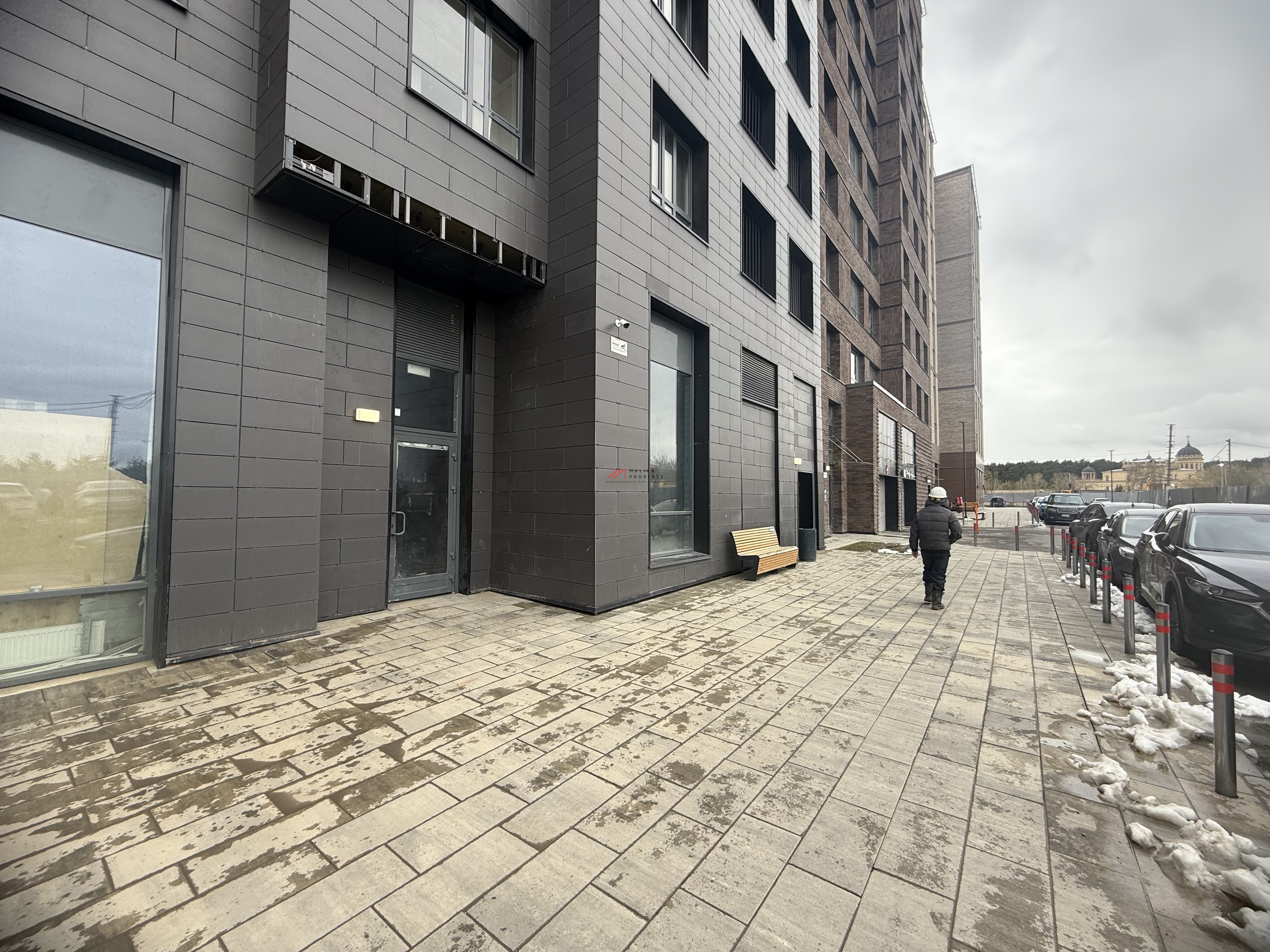 Продажа помещения в жилом комплексе Заречье парк