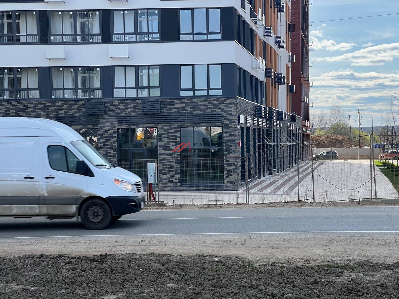 Аренда торгового помещения в ЖК "Деснаречье" 