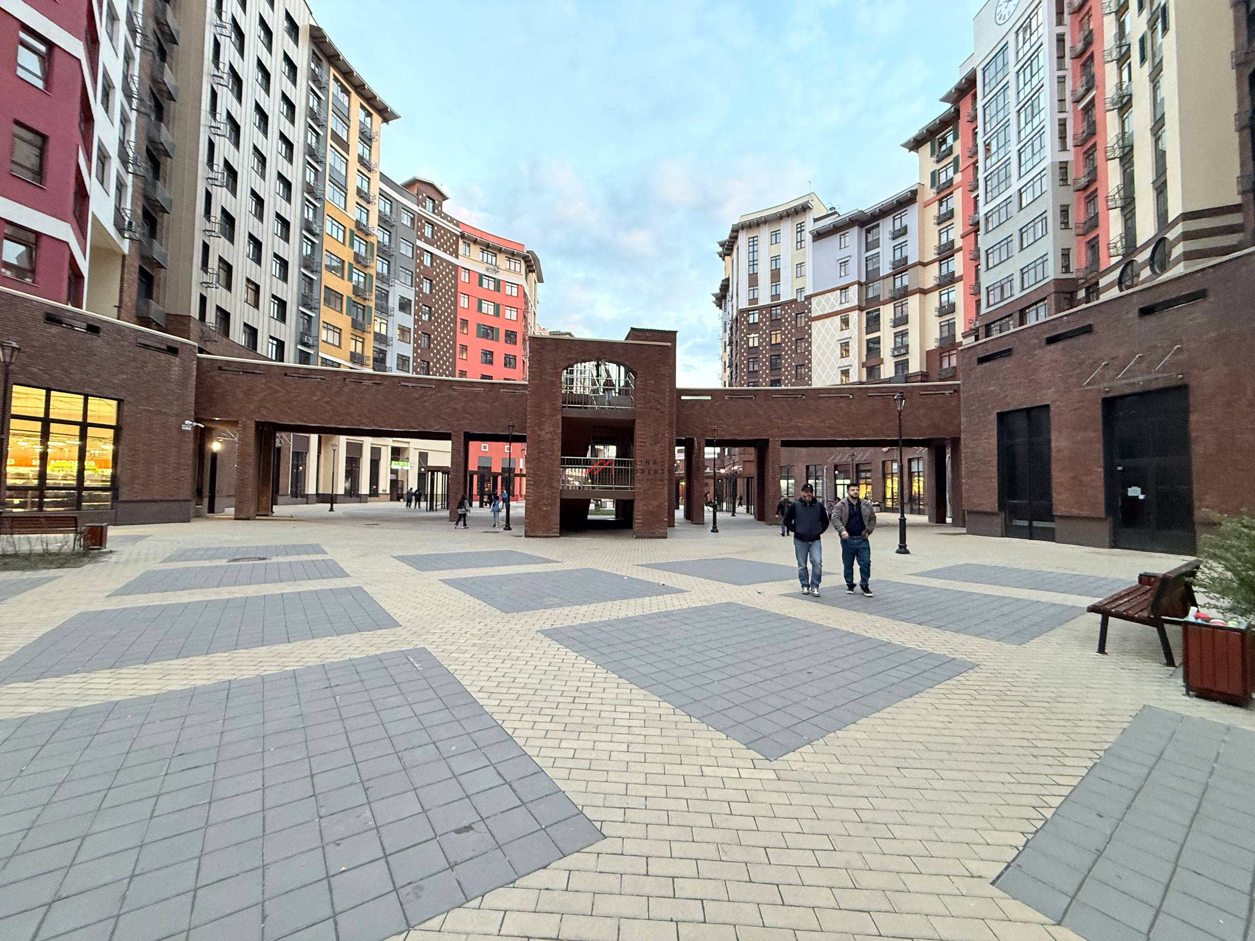 Продажа торгового помещения в ЖК "Римский"