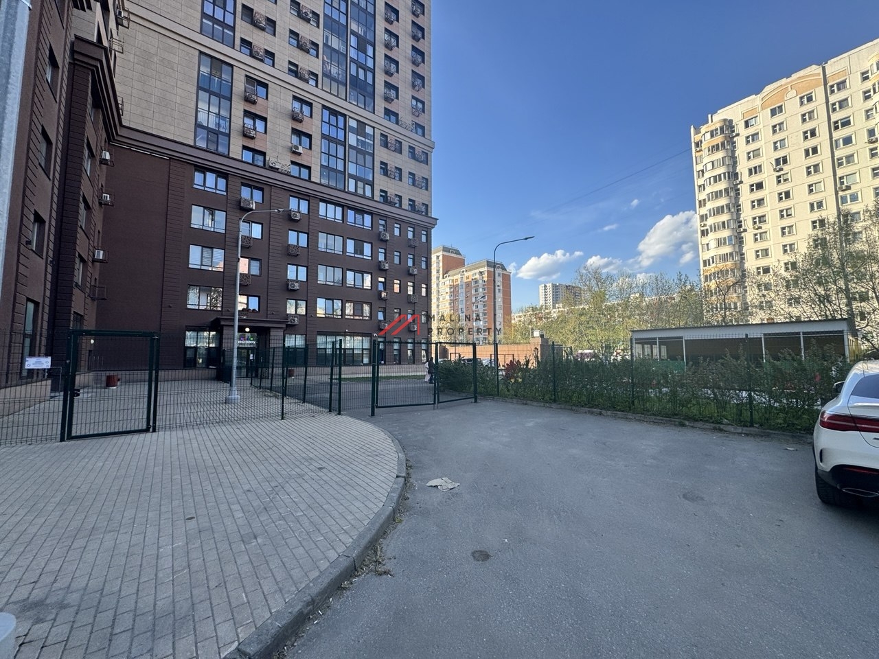 Продажа торгового помещения в ЖК "Дуэт" 