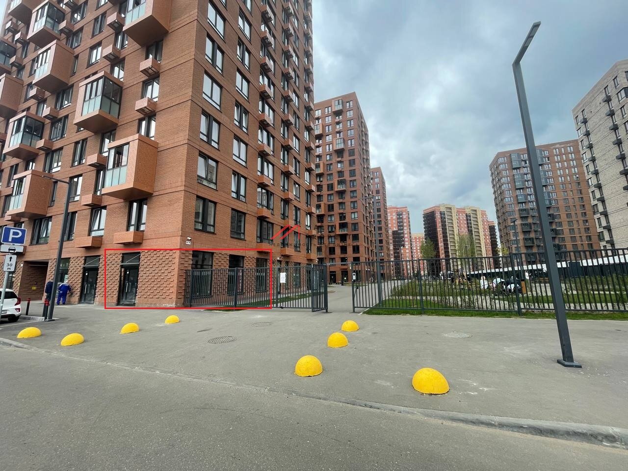 Аренда торгового помещения в ЖК "Квартал Авиаторов" 