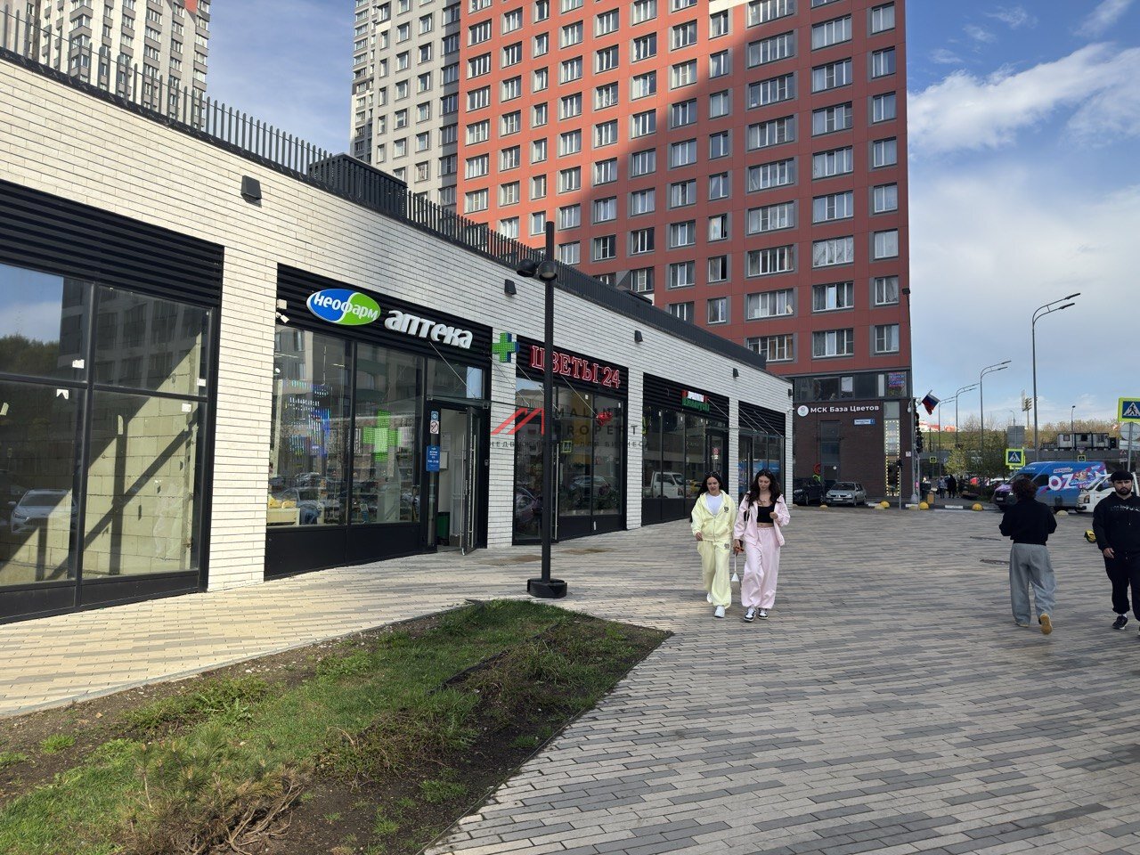 Продажа торгового помещения в ЖК "Спутник"