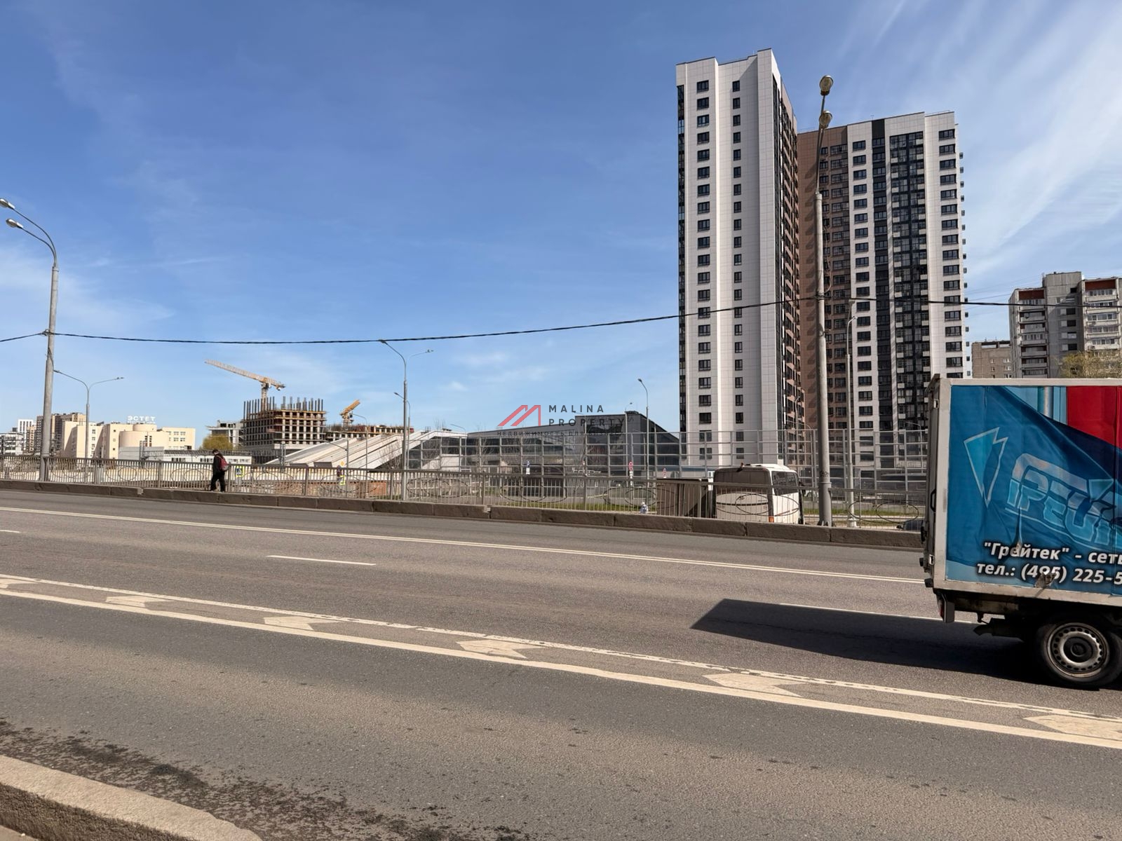 Продажа помещения на 1-й линии ЖК бизнес класса