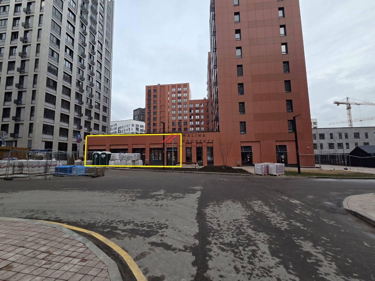 Аренда углового помещения в стилобате в комплексе Дзен кварталы