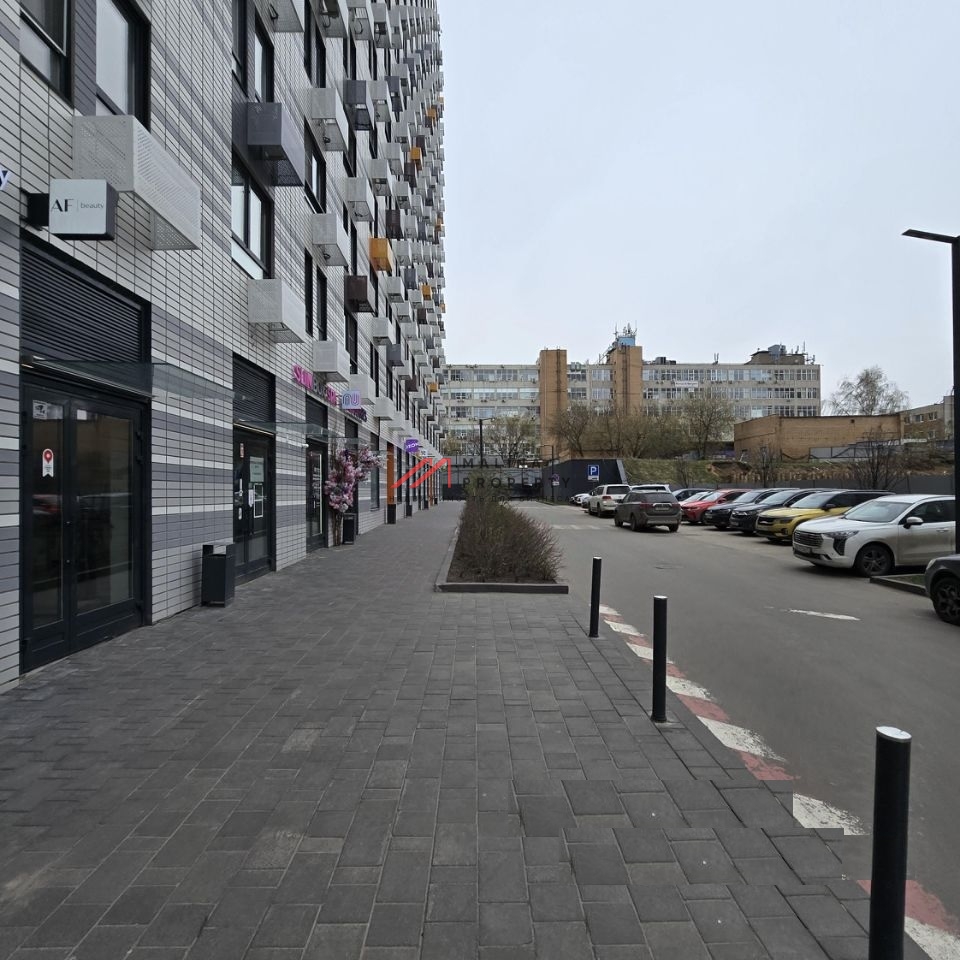 Продажа помещения с арендатором в ЖК "Амурский парк" 